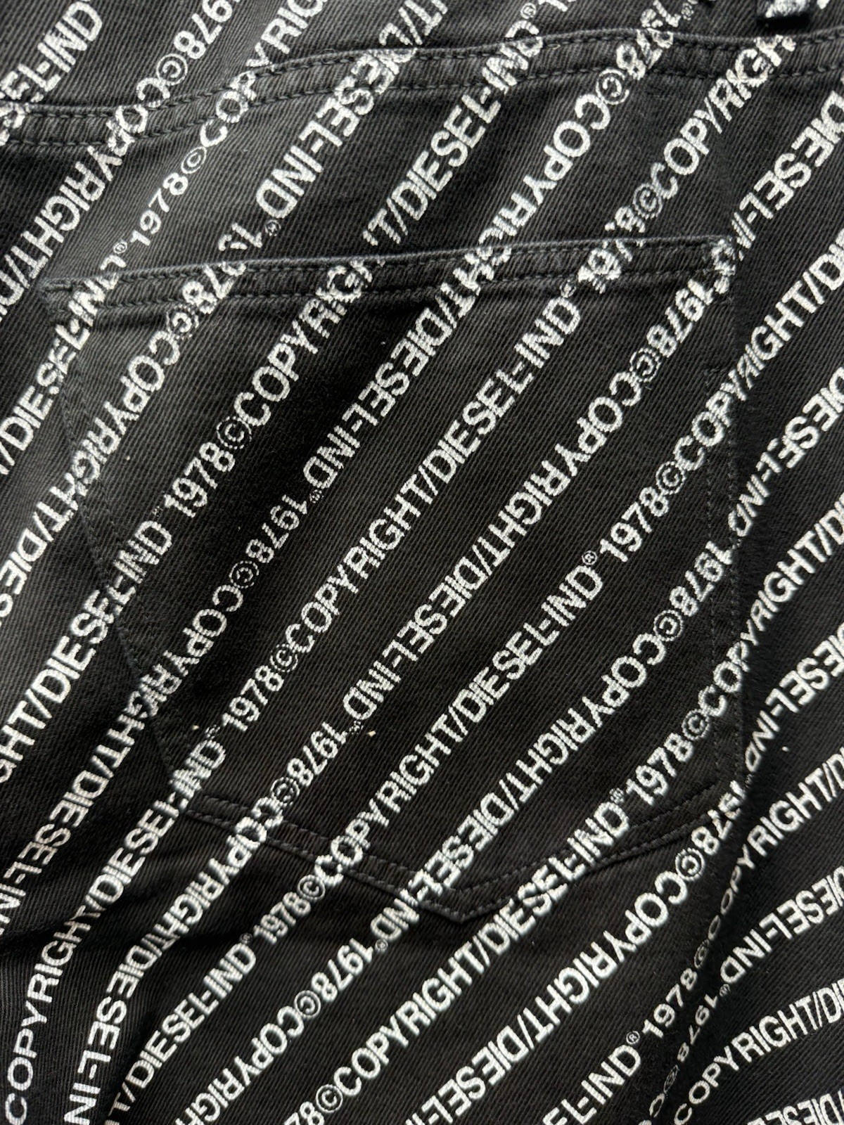 Rare DIESEL D-MACS-SP Jeans Size W36 L32 100% Cotton, Black With All-over Print