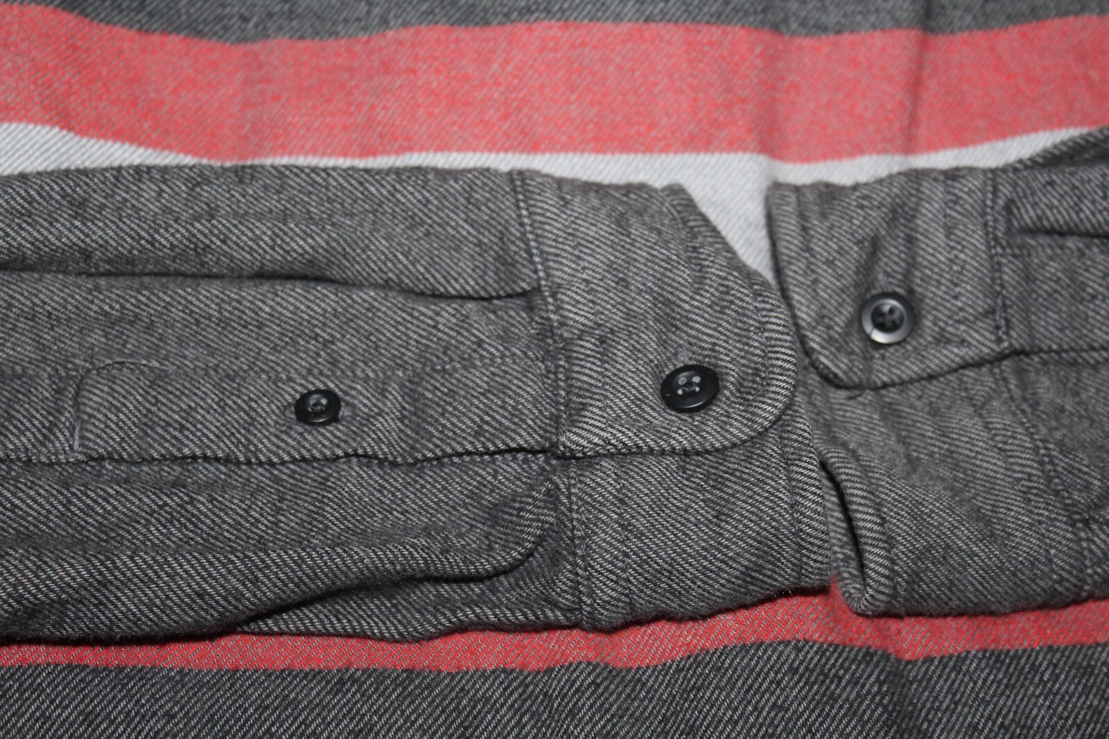 American Eagle Men’s Button Up Gray/Orange/Charcoal Woven Long Sleeve Shirt – L