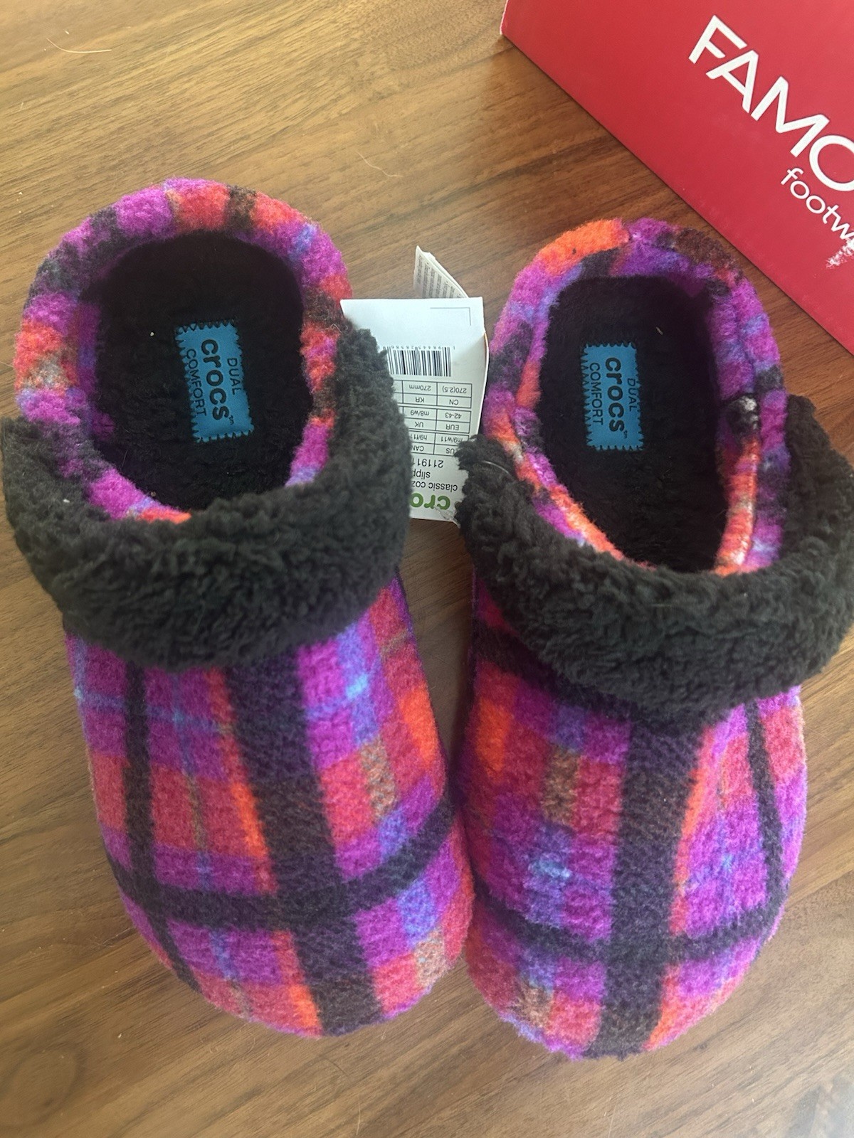 Crocs Classic Cozzzy Plaid Slipper-US Women’s size 11 Men’s size 9- NWT