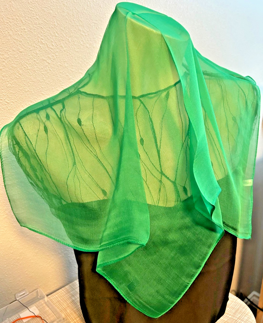 NEW 20 x 21 In. Small Sq. Green Solid Color 100% Mulberry Silk Scarf- SS 1039