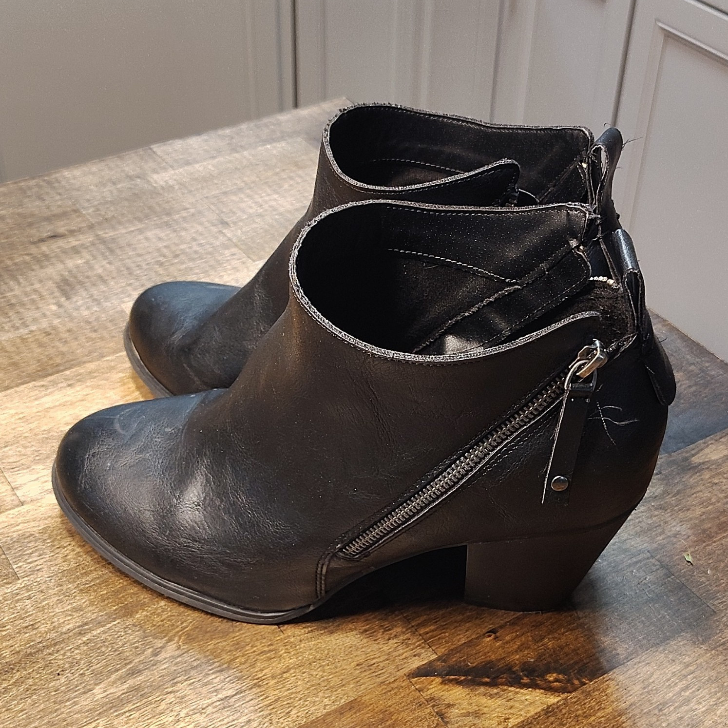 Torrid Womens Black Synthetic Ankle Bootie Side Zip Round Toe Rubber 11W