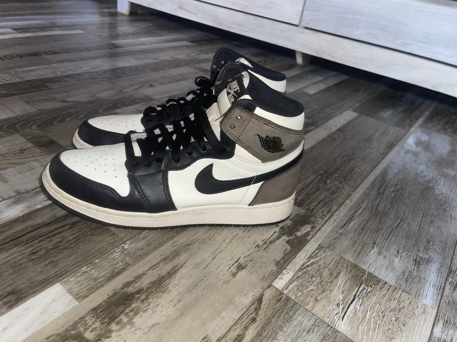 Pre Owned Travis Scot Air Jordan 1 High Top OG ‘mocha’: Size 8 Women, 6.5 Men