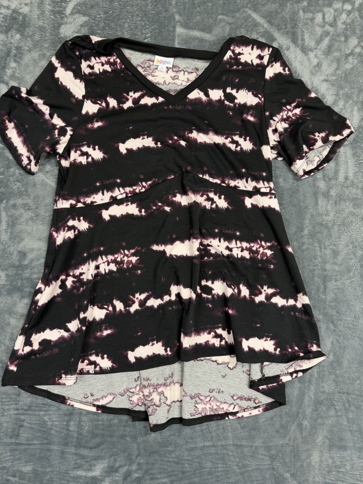 Lularoe Black & Pink Tie-Dye V-Neck Short Sleeve High-Low Hem Tunic Top Womens L