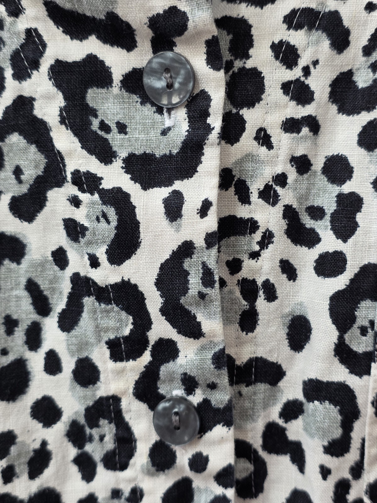Jones New York Women’s Large Leopard Print Blouse 100% Linen Button Down 3qtr Sl