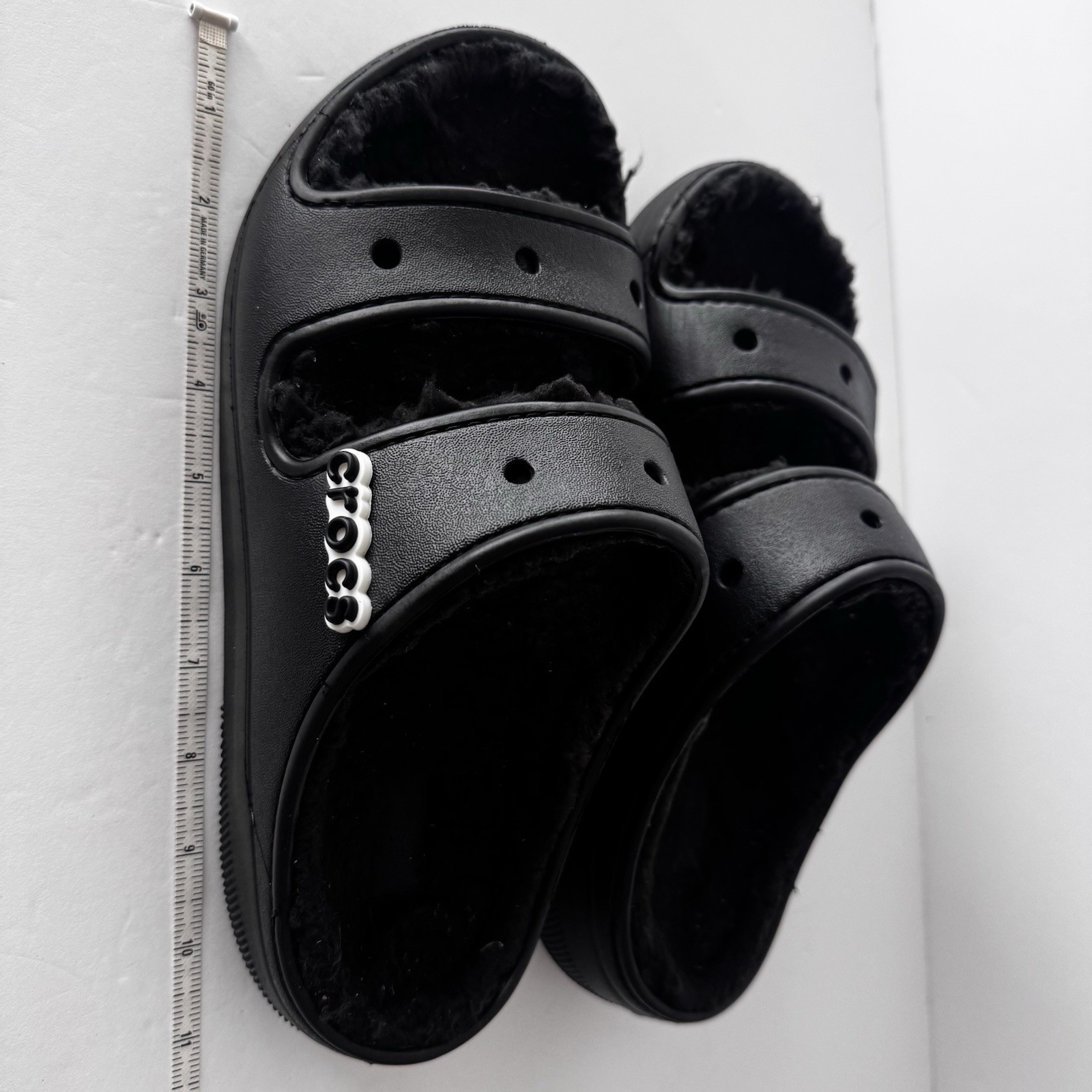 Crocs Classic Cozzzy Sandals Black Fuzzy Lined M8 W10 Unisex Slides 207446
