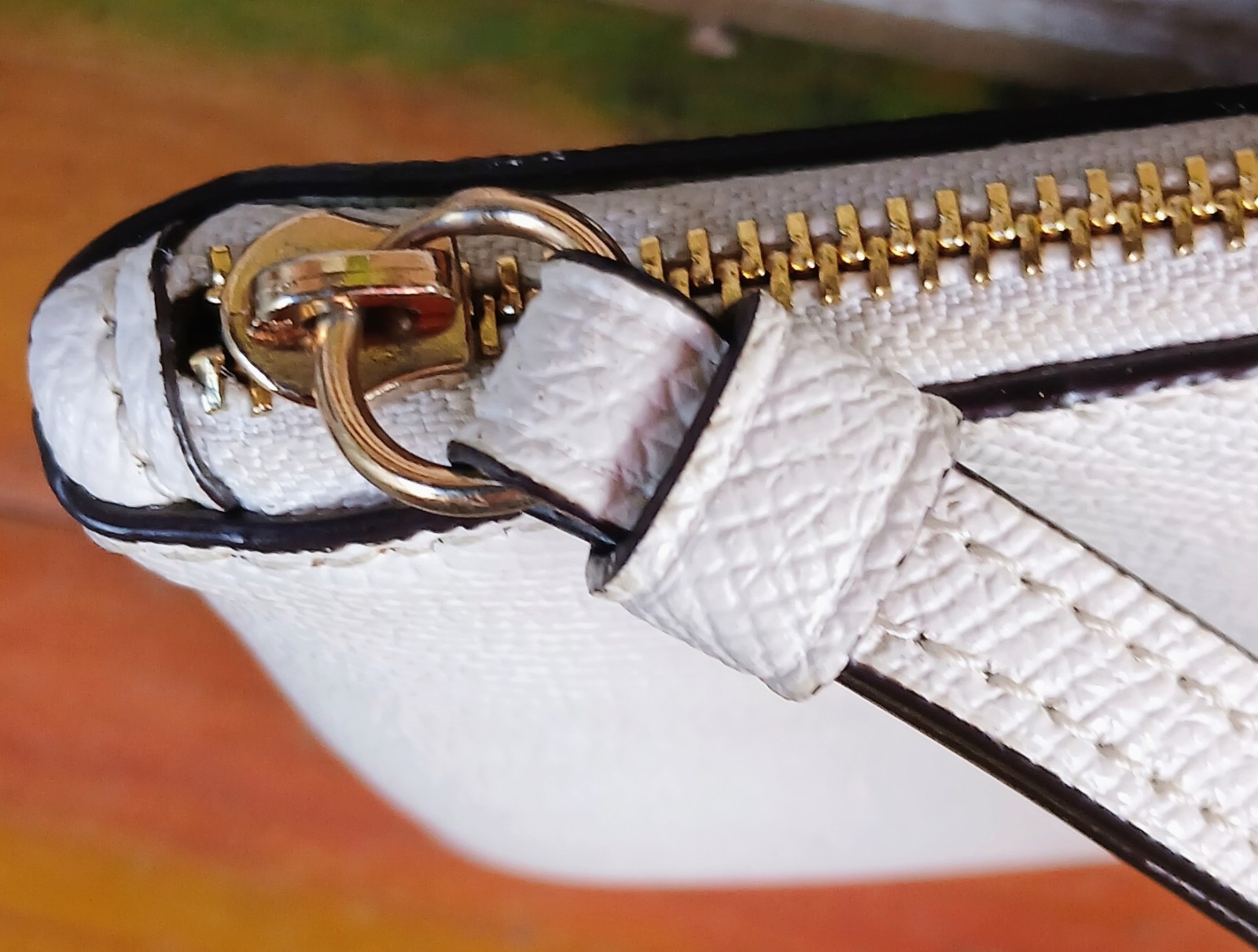 Coach Corner Zip Wristlet Chalk/Gold Pebbled Finish Gold Hardware Logo Zip Lined