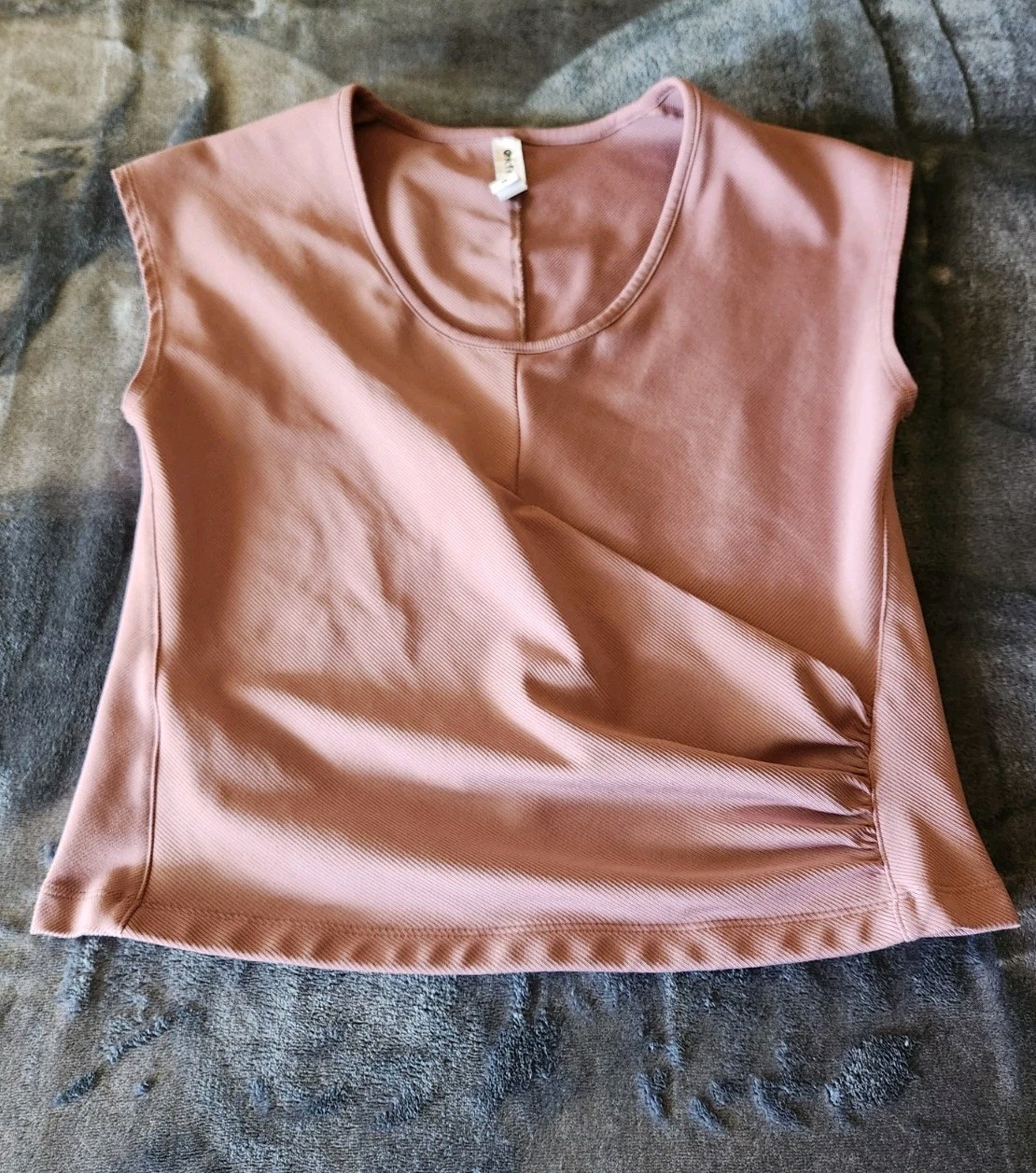 Athleta Pink crop top size medium