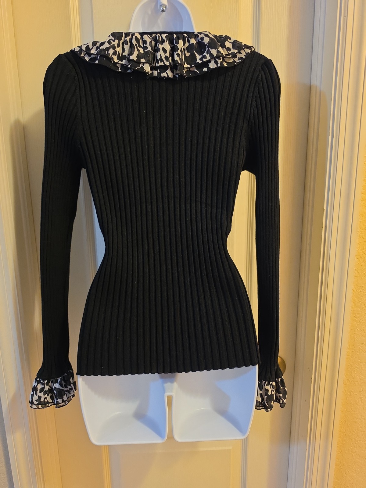 Beautiful Belldini Ribbed Viscose Fabric Sweater