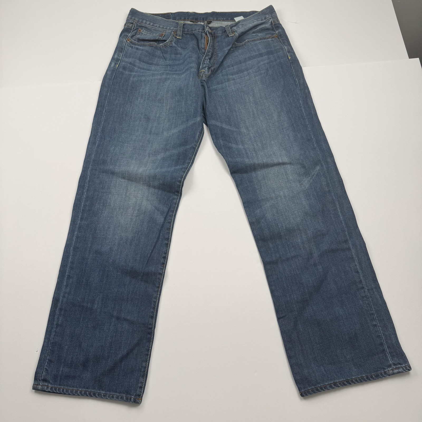 Lucky Brand Jeans Mens 36×30 (33×30) Straight Leg Medium Wash Distressed Denim