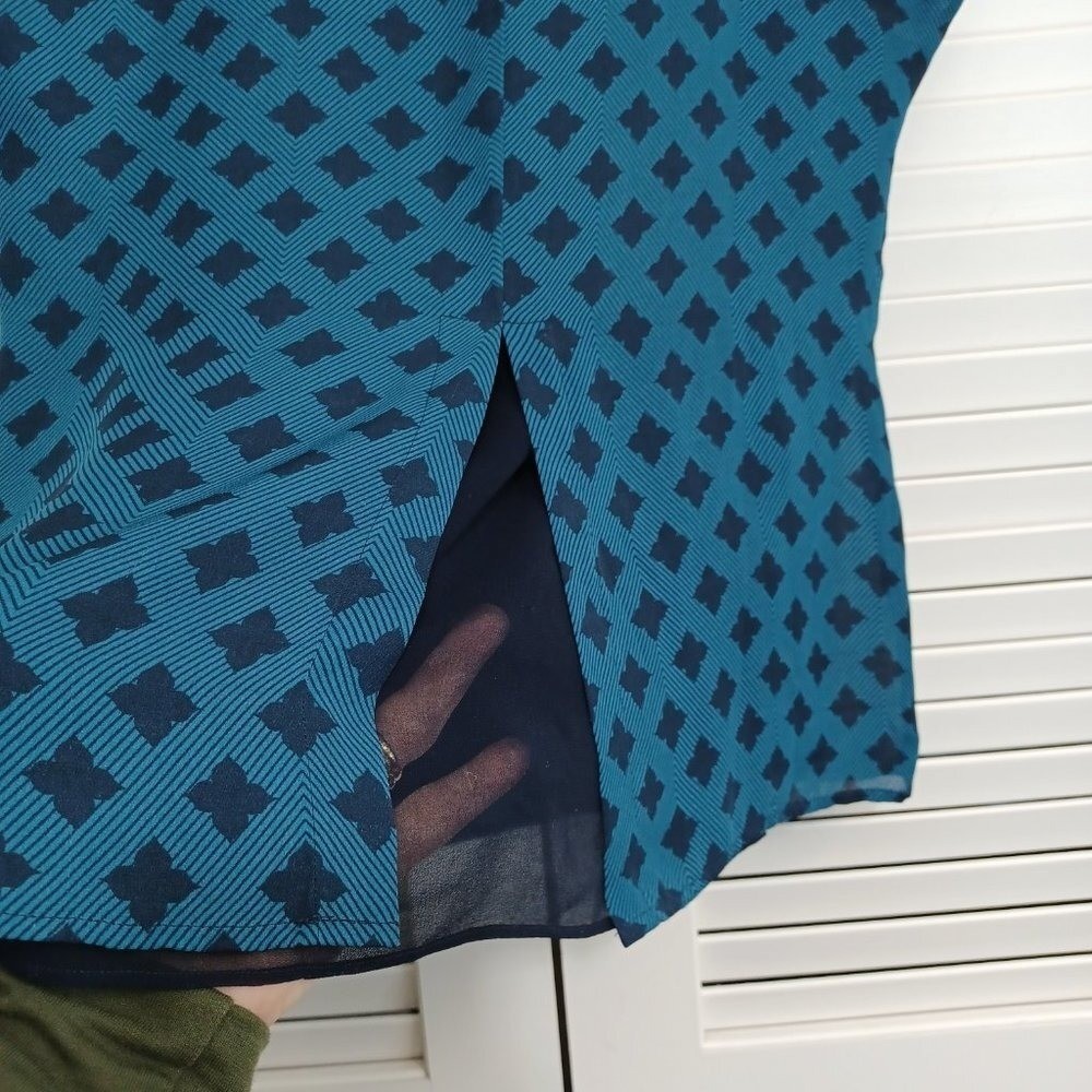 Cabi Teal Black Geometric Split Back Layered Blouse XS Short Sleeve Round Neck