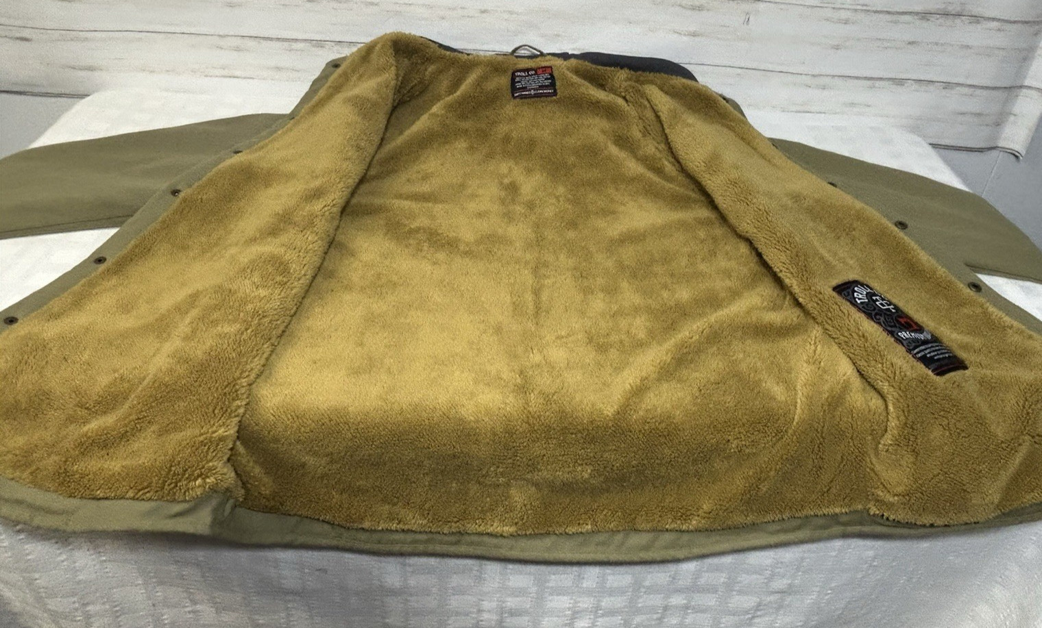 EUC! Troll Clothing Co. Green Gray Sherpa Fleece Lined Snap Jacket Hoodie MEDIUM
