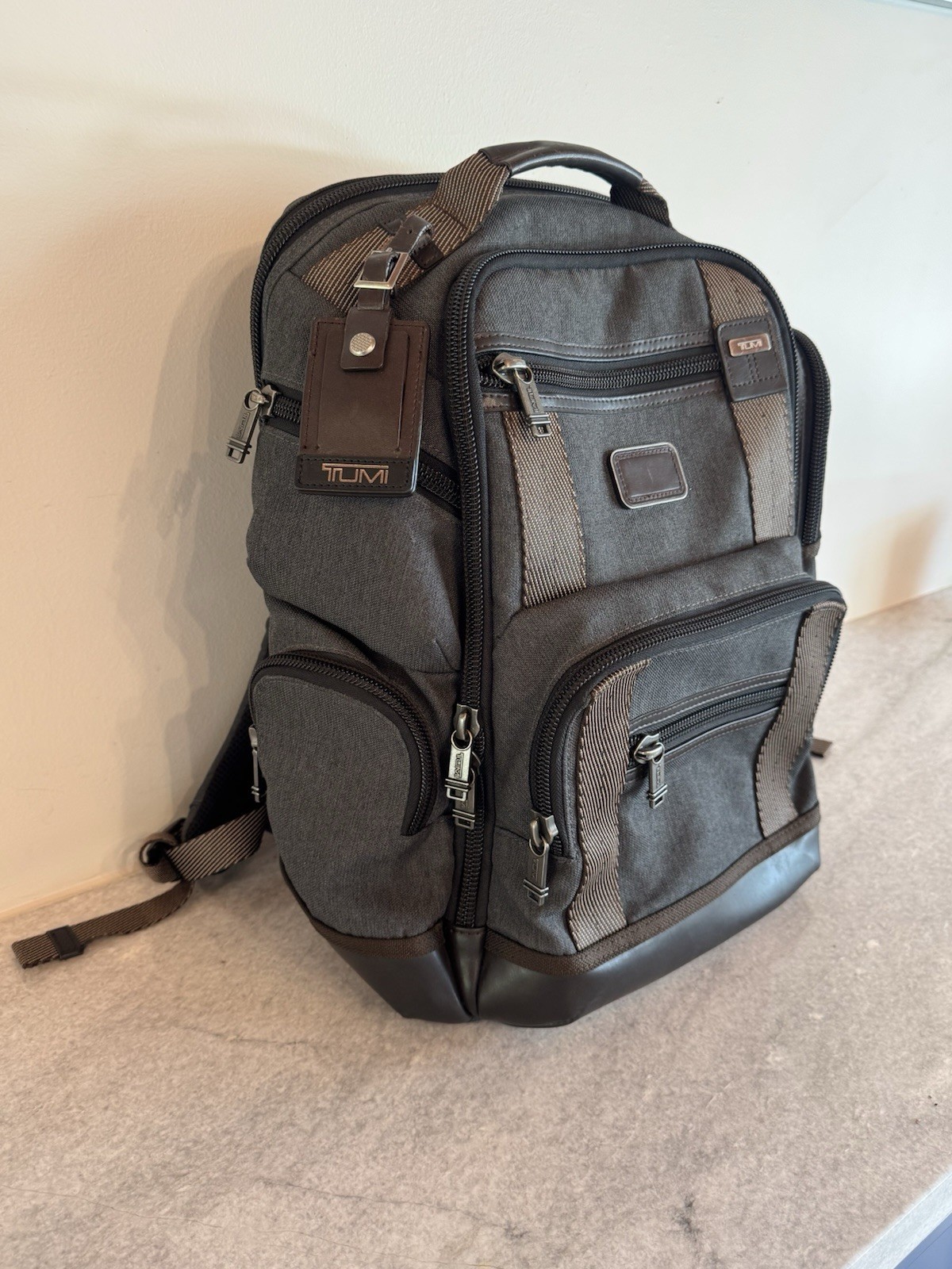 TUMI ALPHA BRAVO Kingsville Deluxe Anthracite Briefcase Backpack