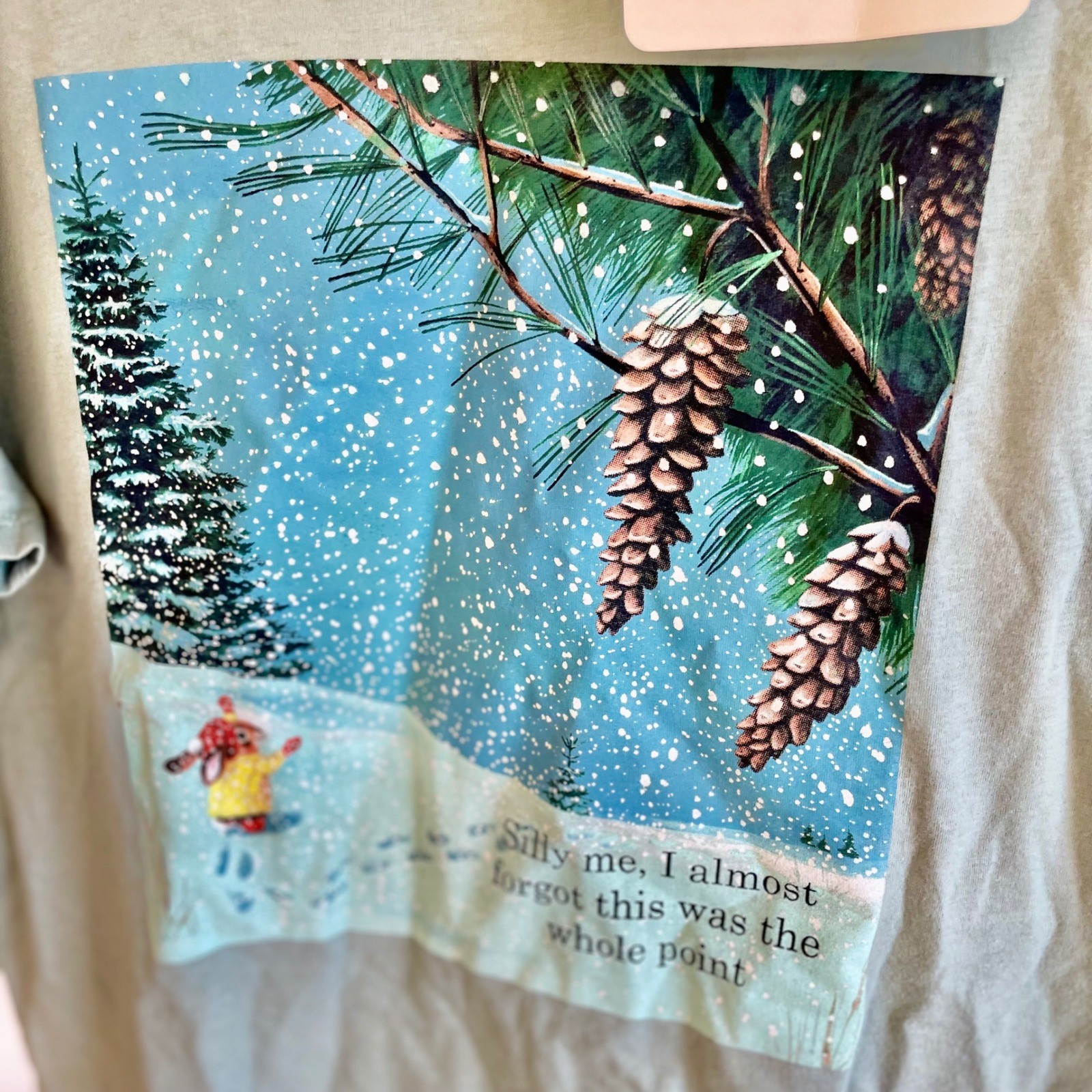 Richard Scarry Busy World Sage Green Winter Graphic T-Shirt Women’s Medium NEW