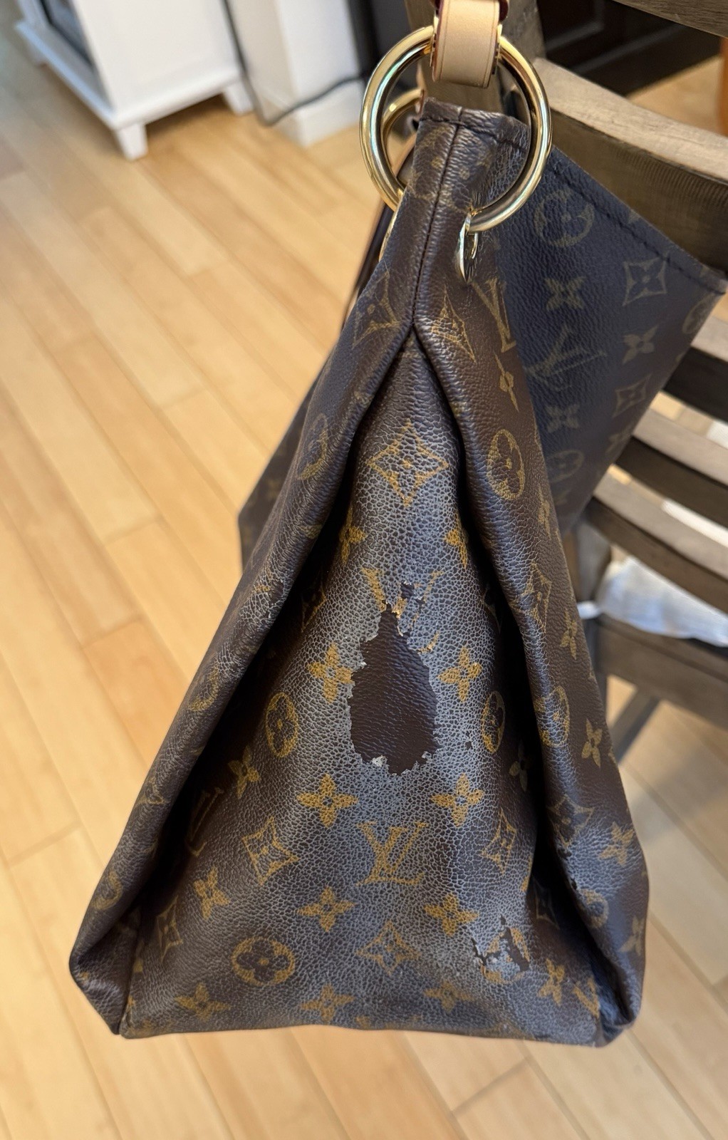 Authentic LOUIS VUITTON Monogram Artsy MM Shoulder Bag w/ original receipt.