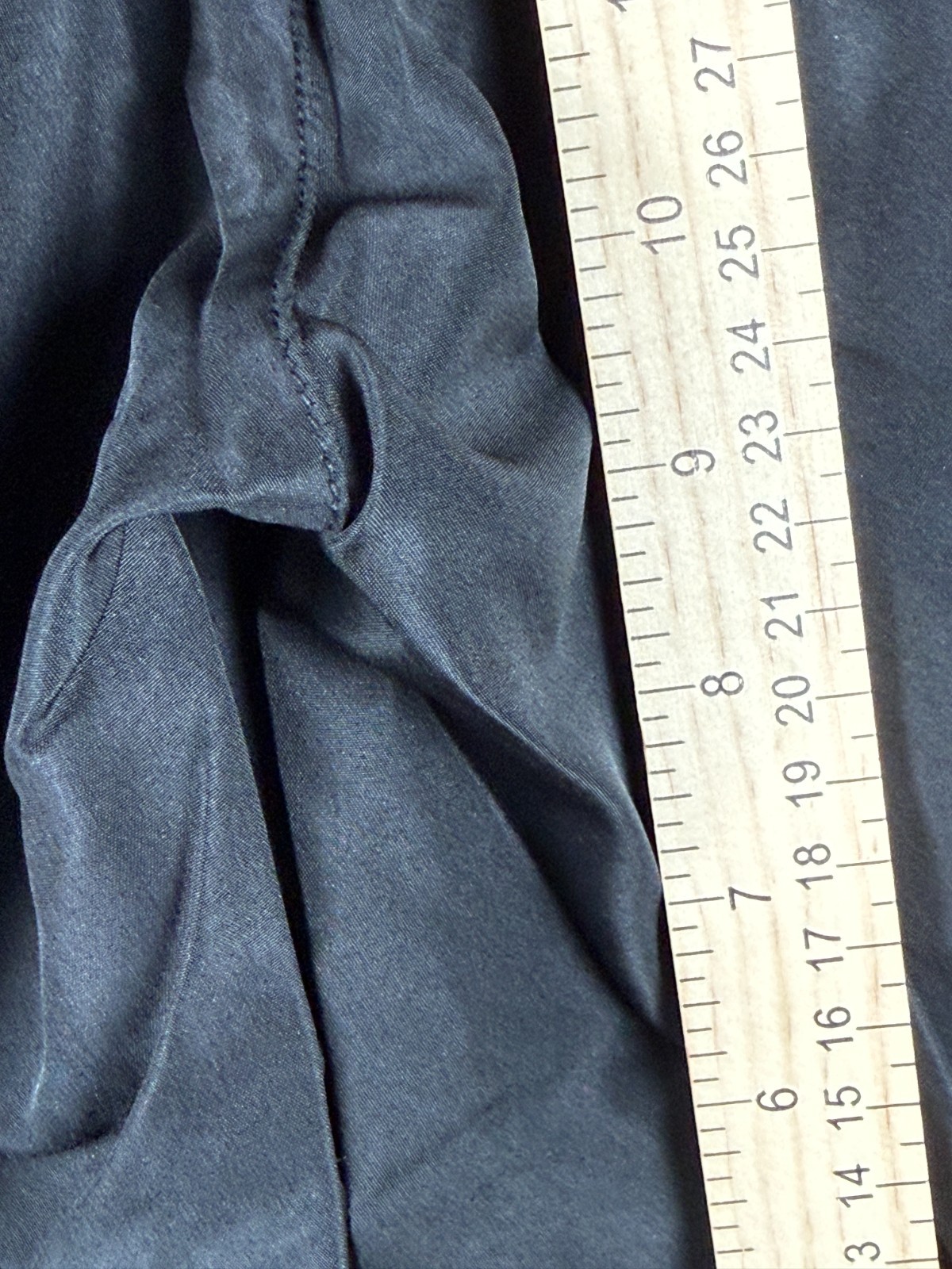 Size XL (Women’s XXL) – WESC Nylon Cargo Wind Shorts Black Lightweight NWT
