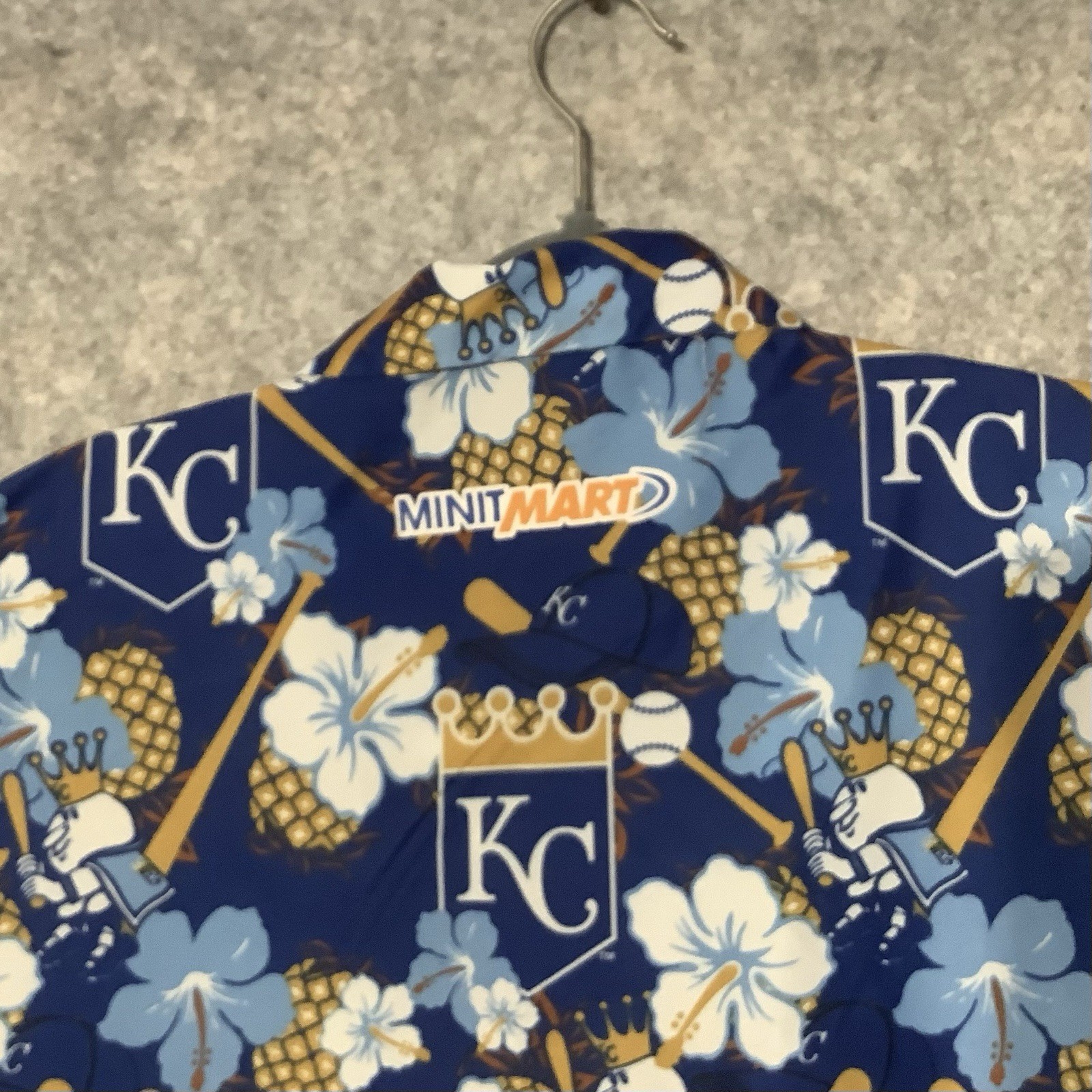 KC Kansas City Royals Hawaiian Floral Button-Up Shirt Sz XL