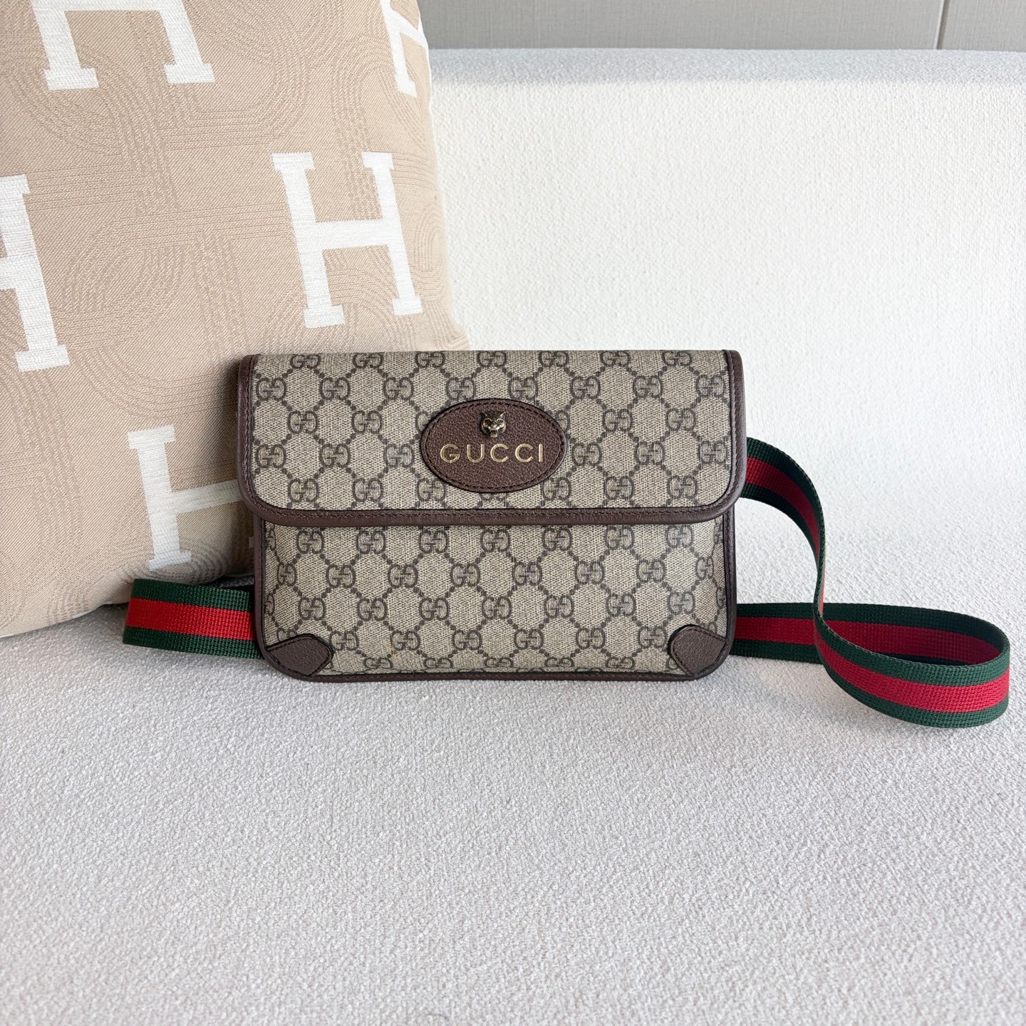 Gucci Neo Vintage GG Supreme Tiger Head Belt Bag Web Strap Beige Ebony Crossbody