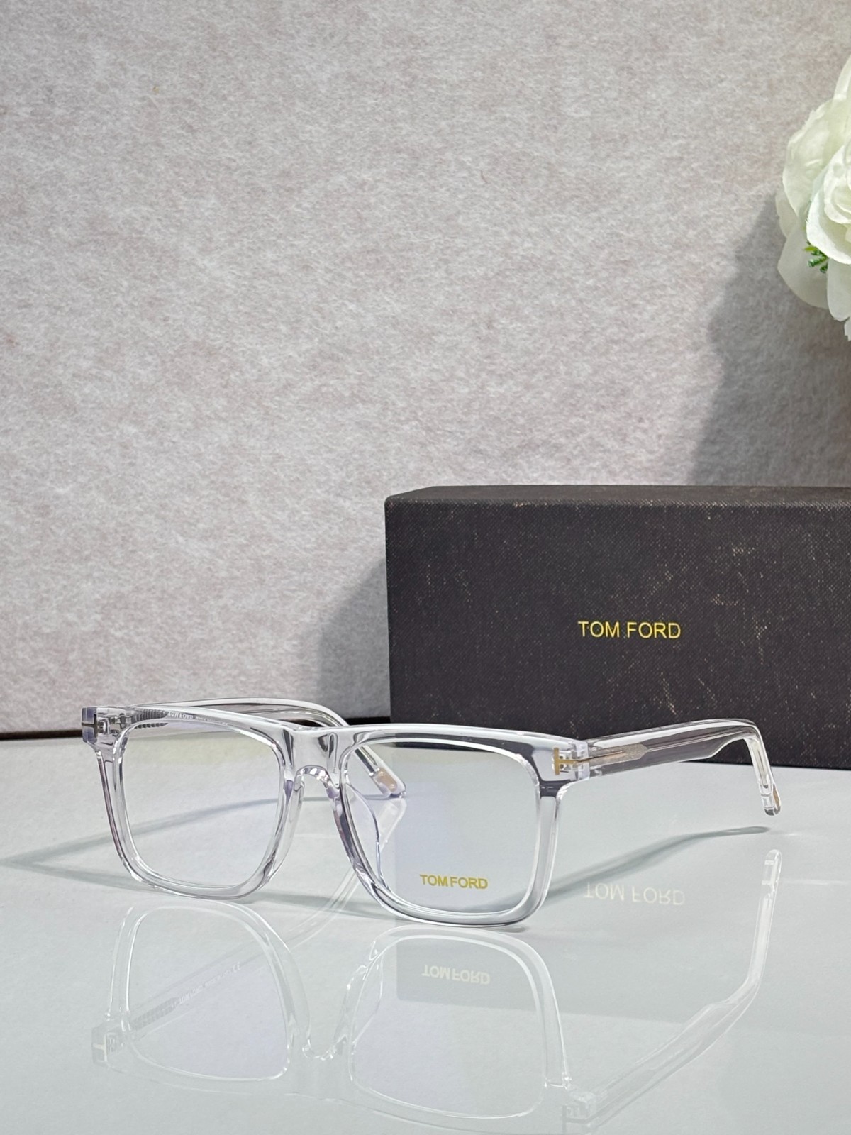 TOM FORD FT906 Clear Frame Clear Lenses Eyeglasses Authentic w/ Case