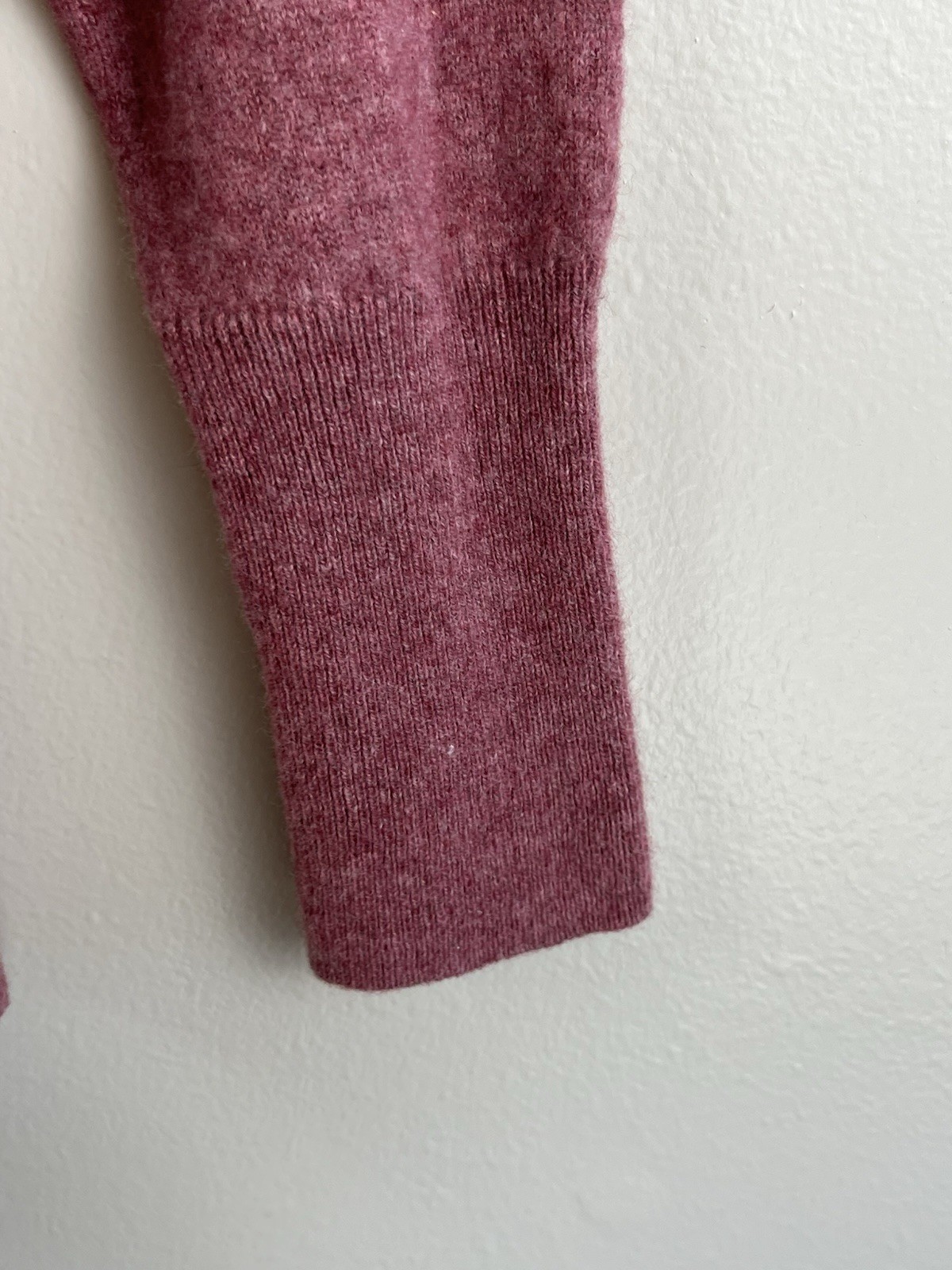 Tahari 100% Cashmere 2 Ply Pullover Sweater V-Neck Sz Lg Long Sleeve Pink