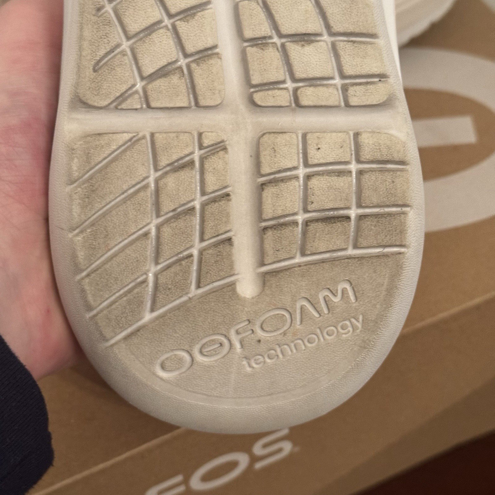 OOFOS OOmy Stride White Mesh Recovery Foam Sneakers Women’s Sz 8 Shoes Pink