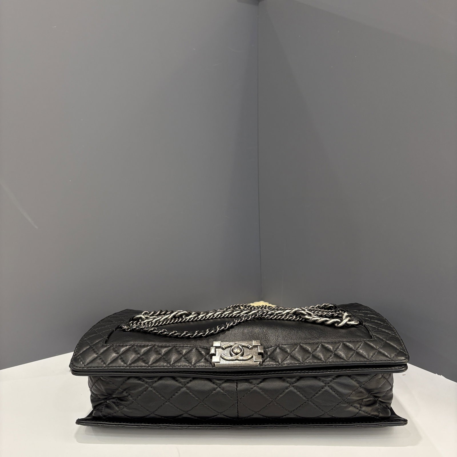 Chanel Enchained Boy Flap Black Calfskin (hs021026a2)