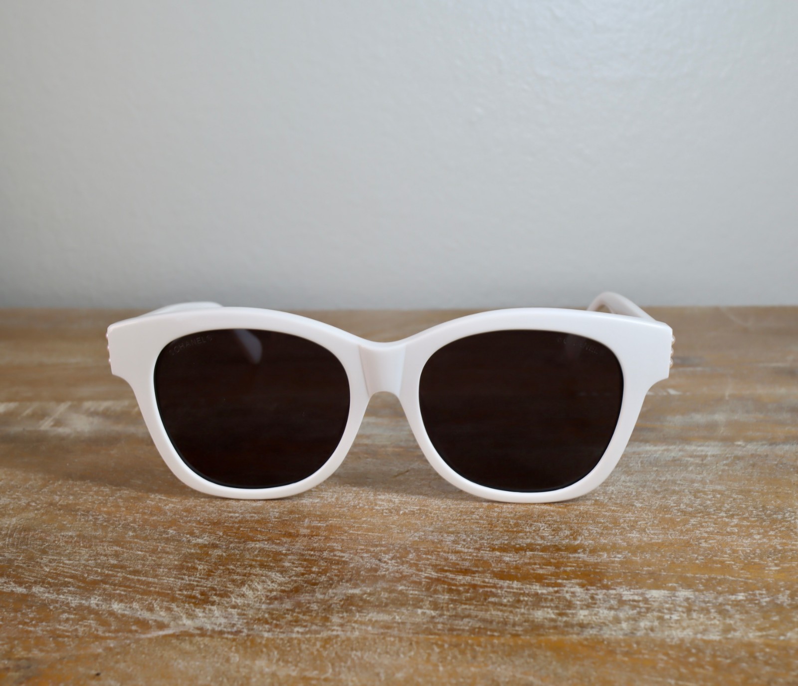 CHANEL 5482H Urban Vintage Square Pearl Sunglasses 54mm White/Gray Lens 100% UV
