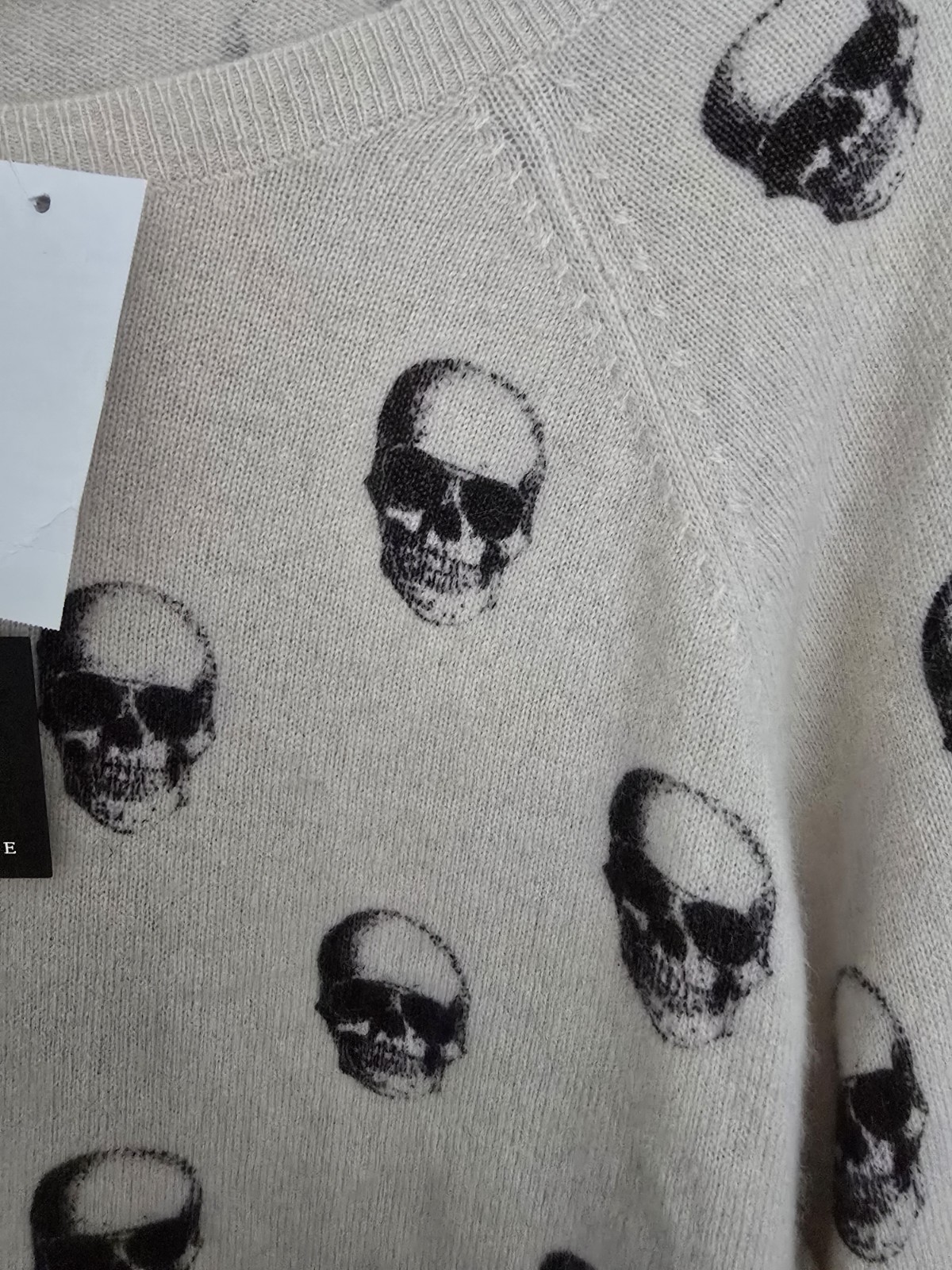 NWT 360 Cashmere/Skull Cashmere Size L Cashmere Beige/Navy Crewneck Sweater