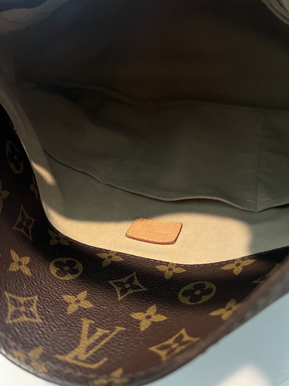LOUIS VUITTON Artsy MM Bag | Monogram Canvas | Shoulder Bag | 100% Authentic