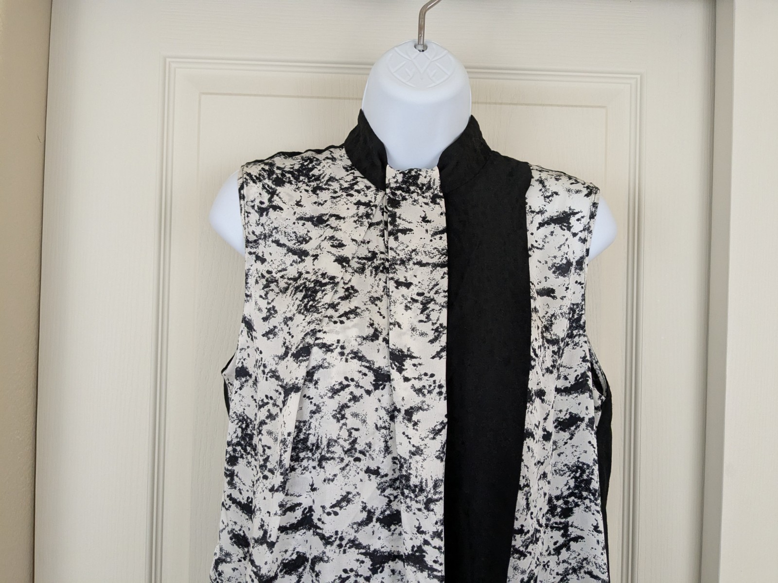 New Robert Rodriguez Sleeveless Silk Blend Blouse Asymmetrical White Black Sz 2