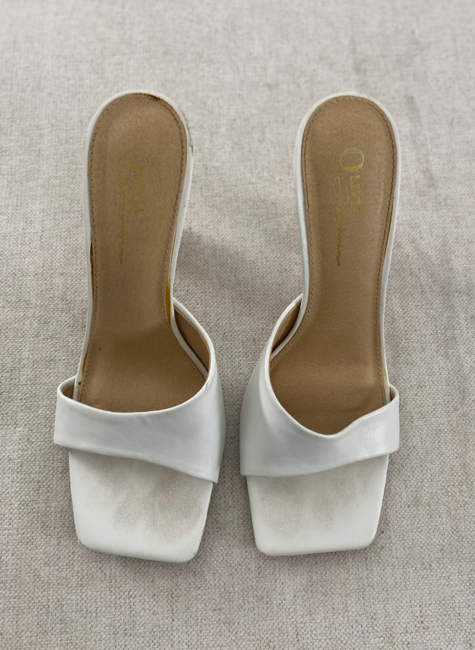 Olivia Miller Block Heels Womens 8.5 White Square Toe Man Made Materials Slip-On