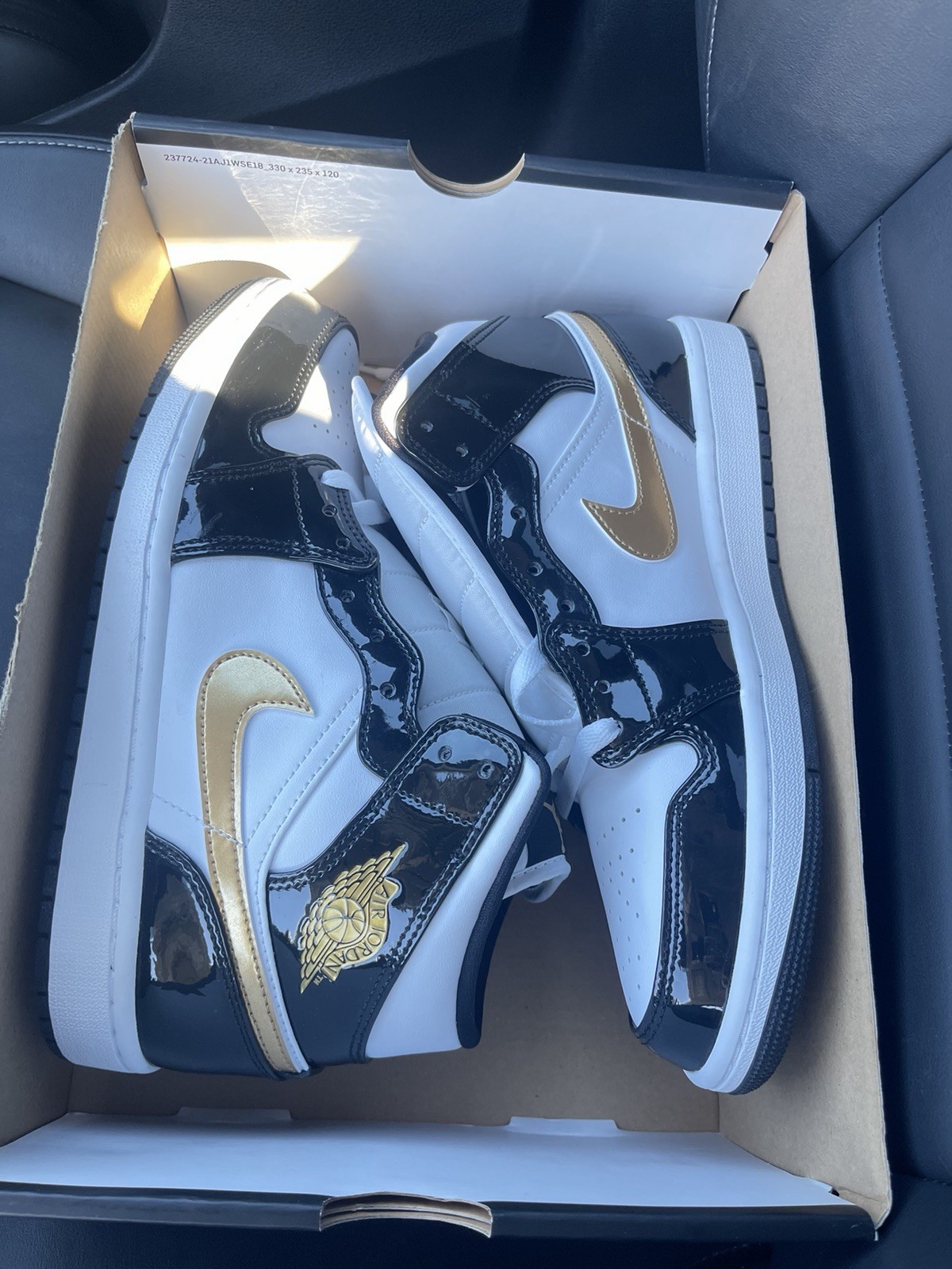 Air Jordan 1 Mid Se Size 9.5 Black And Gold New