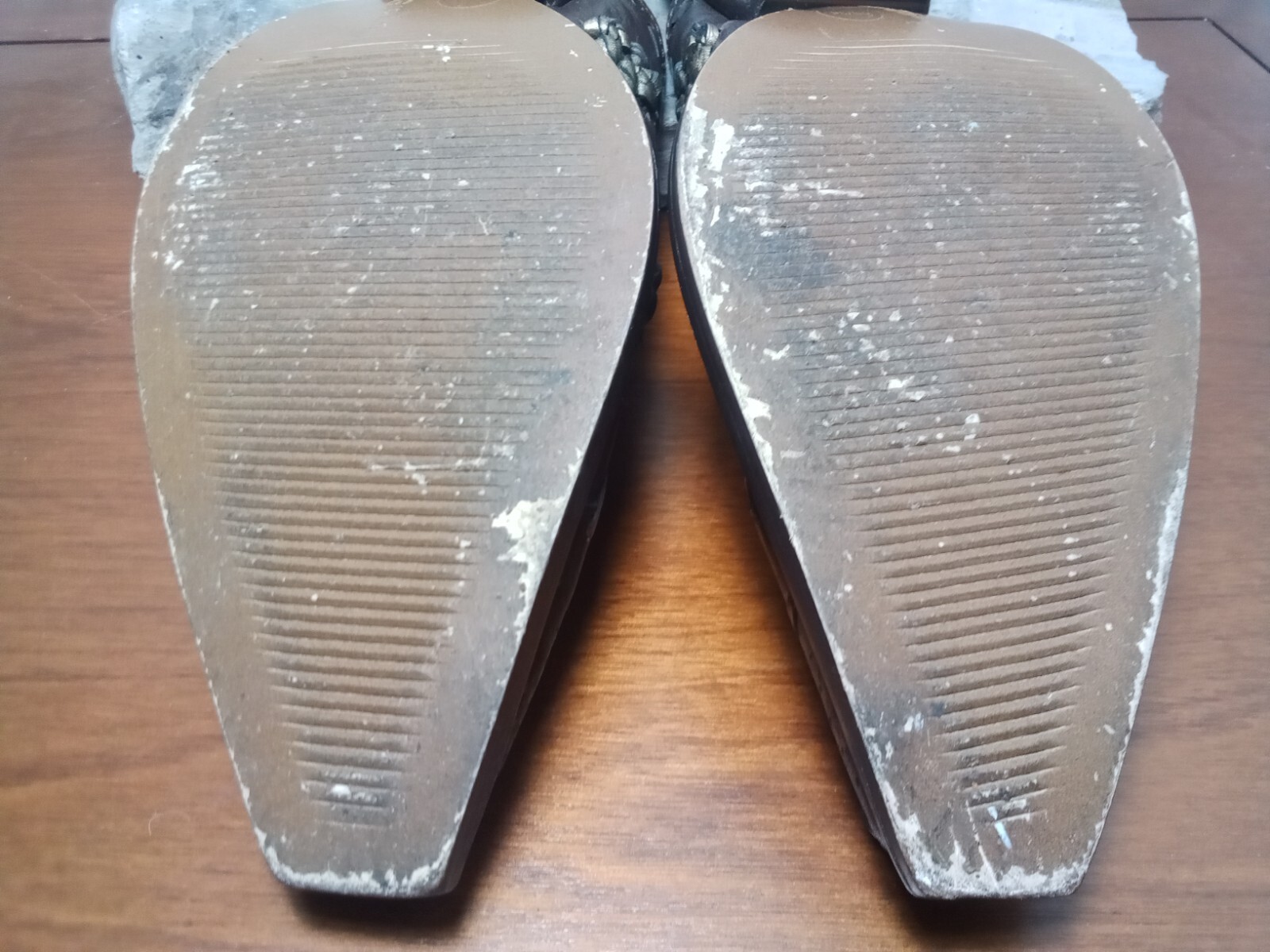BCBG Women’s Sz. 6 B / 2.25 in Block Mule Witch Clogs thick soft leather