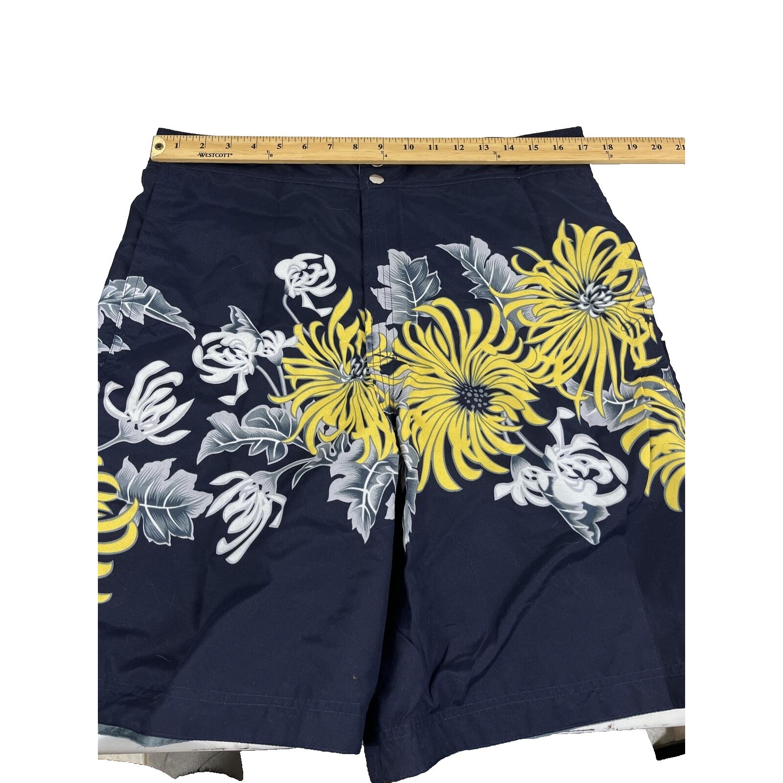 Board Shorts Reversible XL Tropical Flowers on Black other side Green surf beach