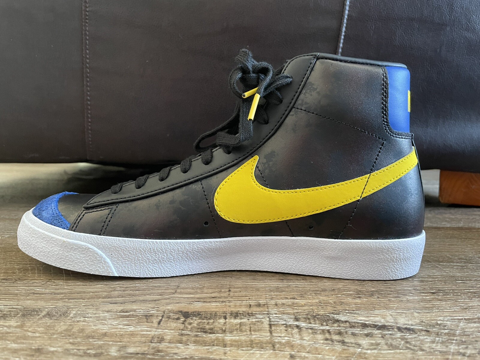 Nike Mens Blazer Mid 77 Vintage Shoes Black Yellow Blue Sz 10 DC1414-001