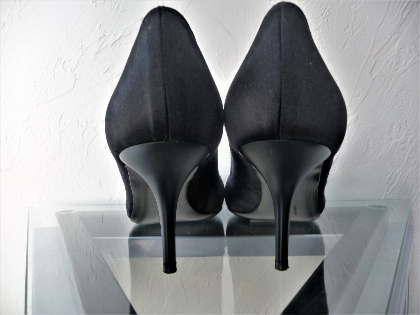 BEAUTIFUL $685 SALVATORE FERRAGAMO BLACK SATIN PEEP TOE EVENING HEELS SHOES 6.5B