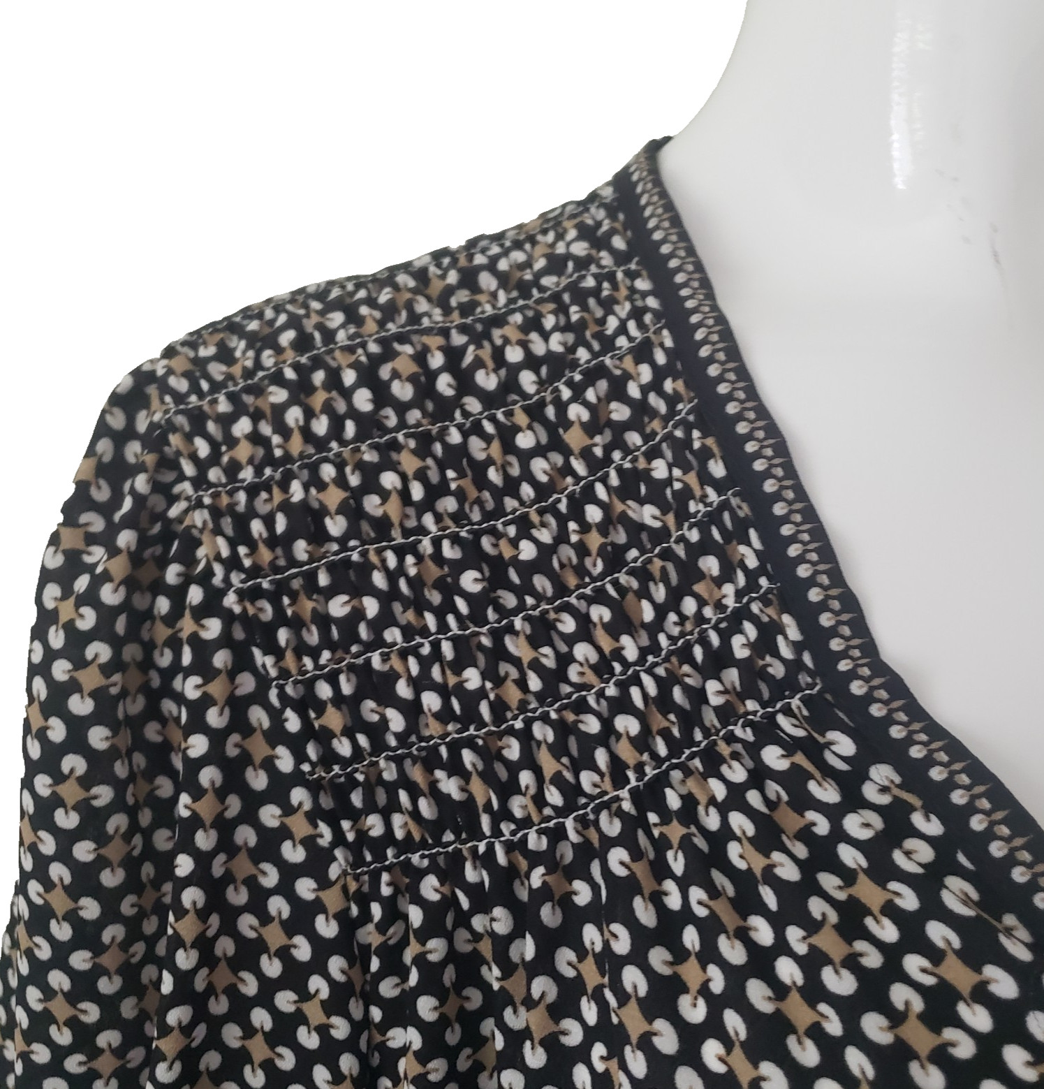 Max Studio Womens Large Long Sleeve Wrap V-Neck Black White Blouse Shirred Cuffs