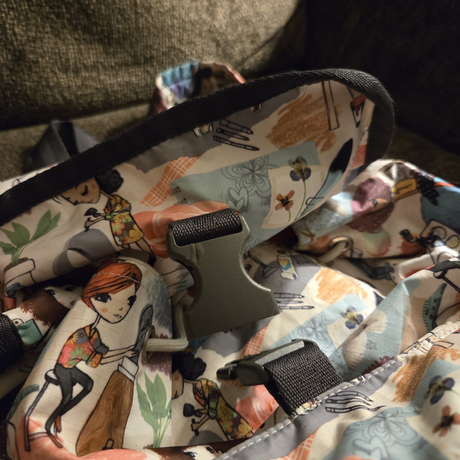 LeSportsac Voyager Backpack ‘Art School’ Cartoon Graphic Pink Lining 13″ x 16″