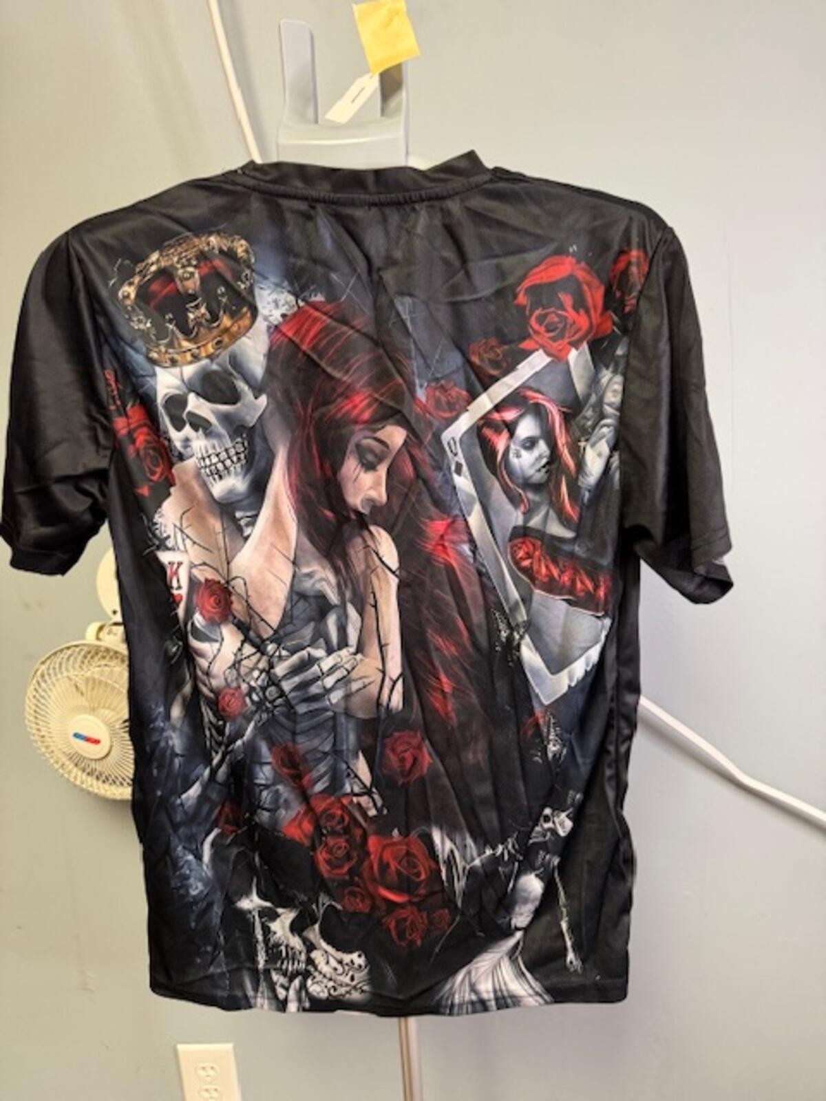 Men’s Gothic Skull Crown King Queen Cards Red Roses All Over Print TShirt Size M