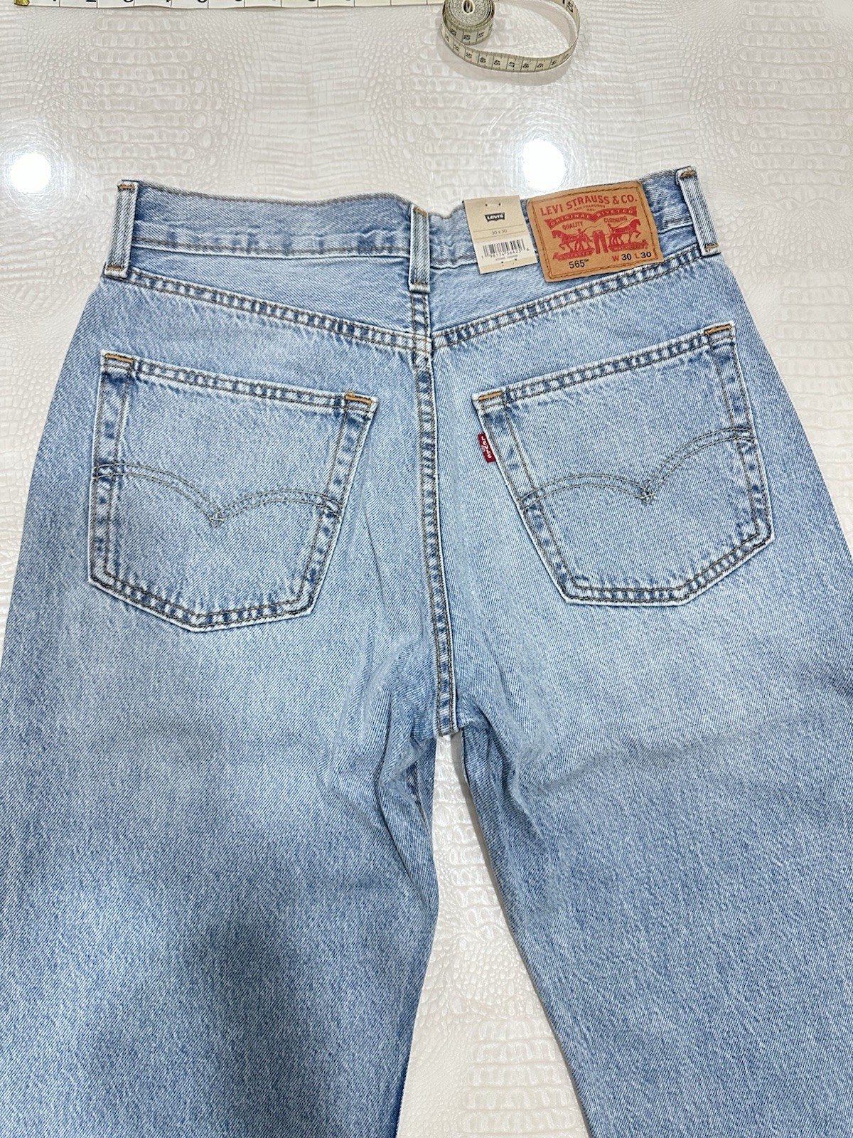 Levi’s 565 Loose Straight Men’s Jeans – Size 30×30