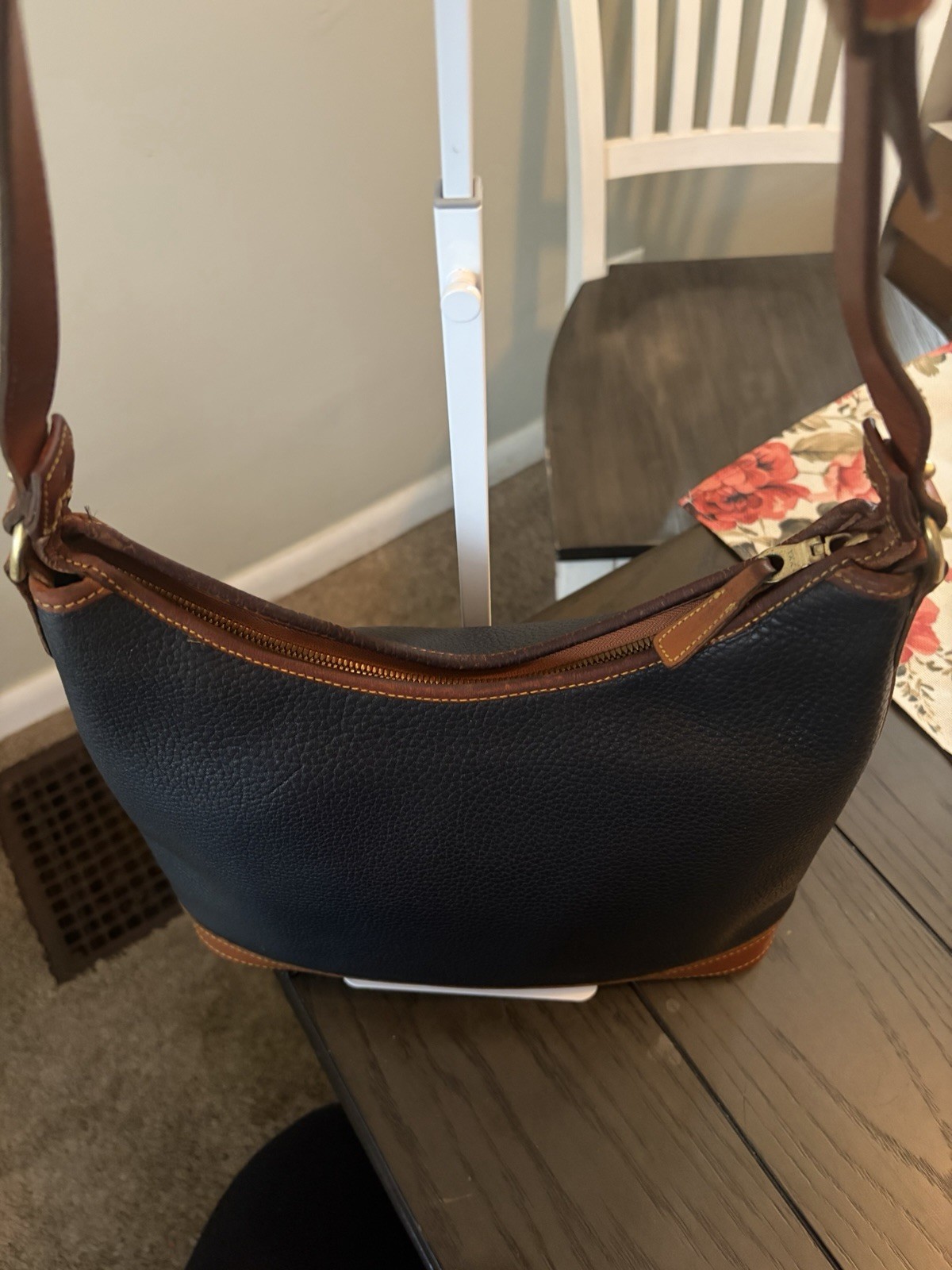 Vintage Dooney & Bourke Navy/Brown Pebbled Large Hobo Shoulder Bag Zip