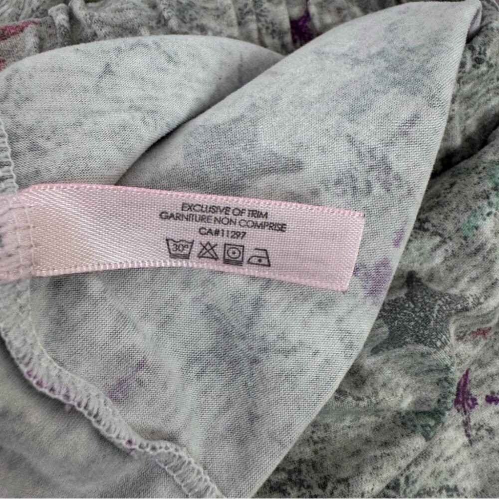 La Vie En Rose capri cropped pants starfish stars ⭐️ Gray Star Patterned Pants