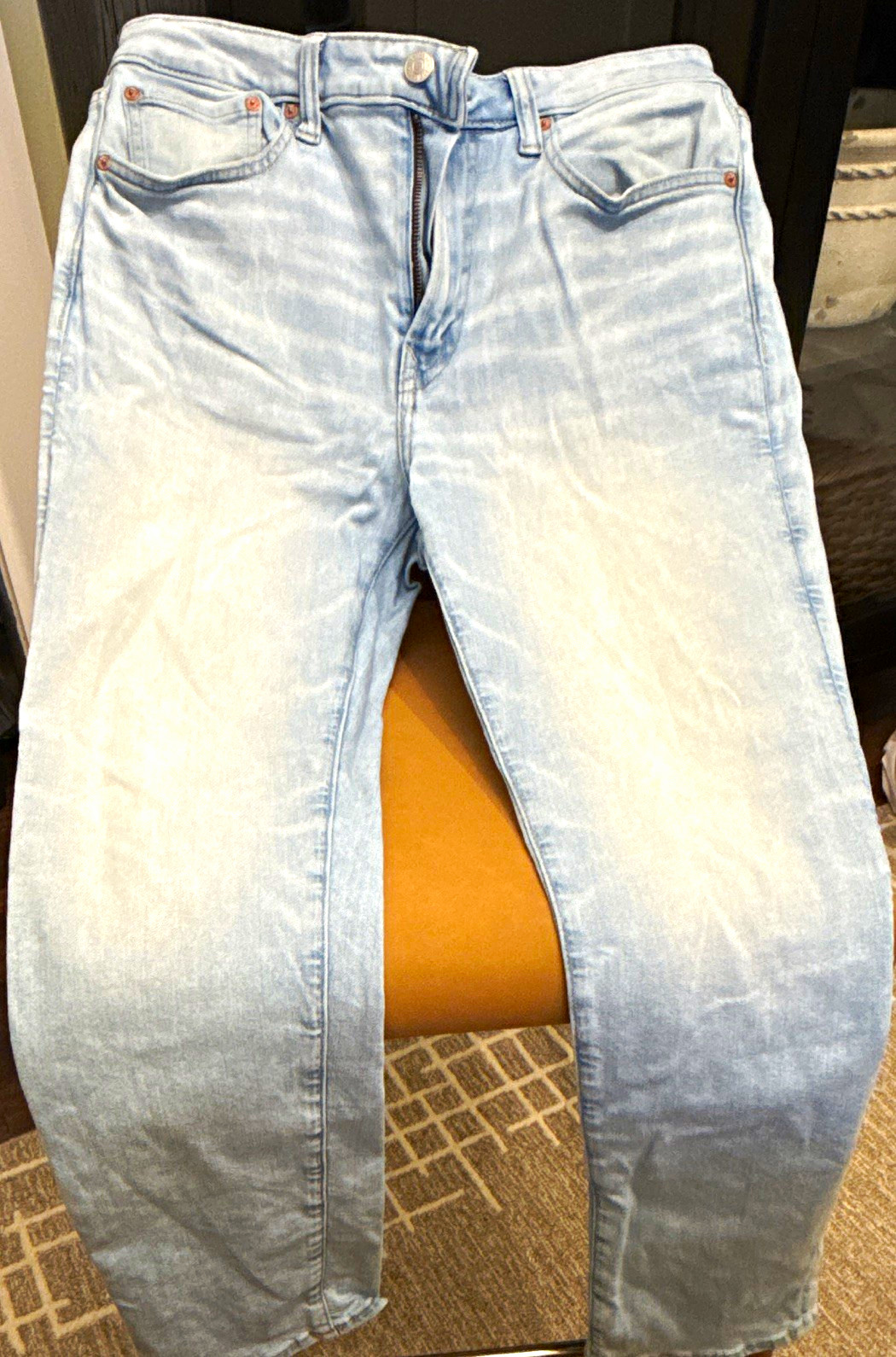 American Eagle AirFlex+ Men’s Athletic Straight Light Wash Stretch Denim Jeans