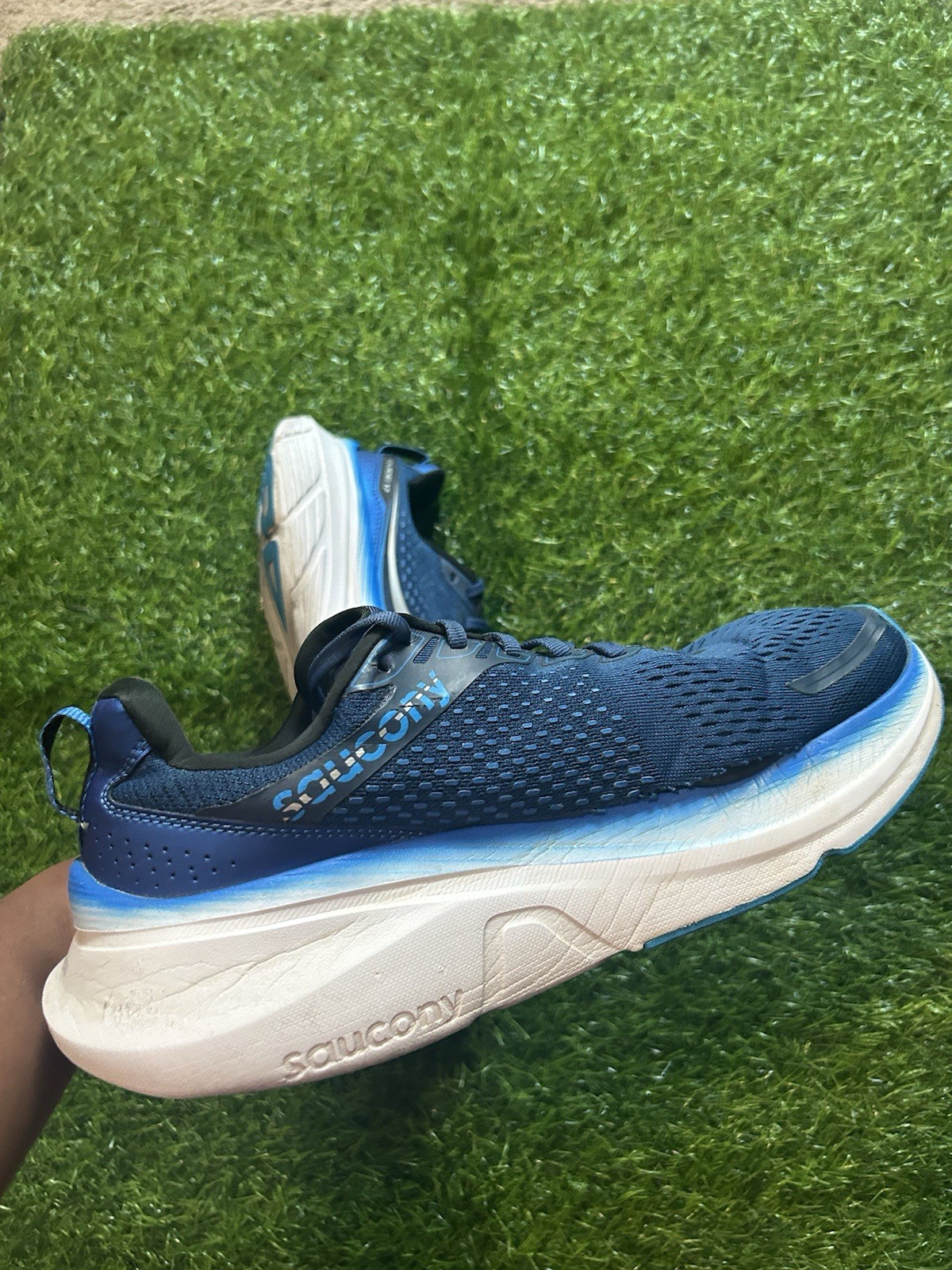 Saucony Guide 17 Blue White Lace Up Low Top Men’s Running Sneakers Mesh Upper