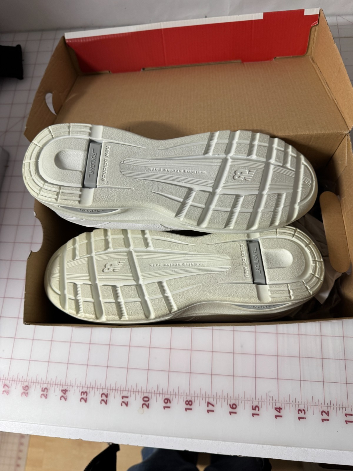 New Balance Men’s Walking Shoe, MW812WT White 8 Size Medium
