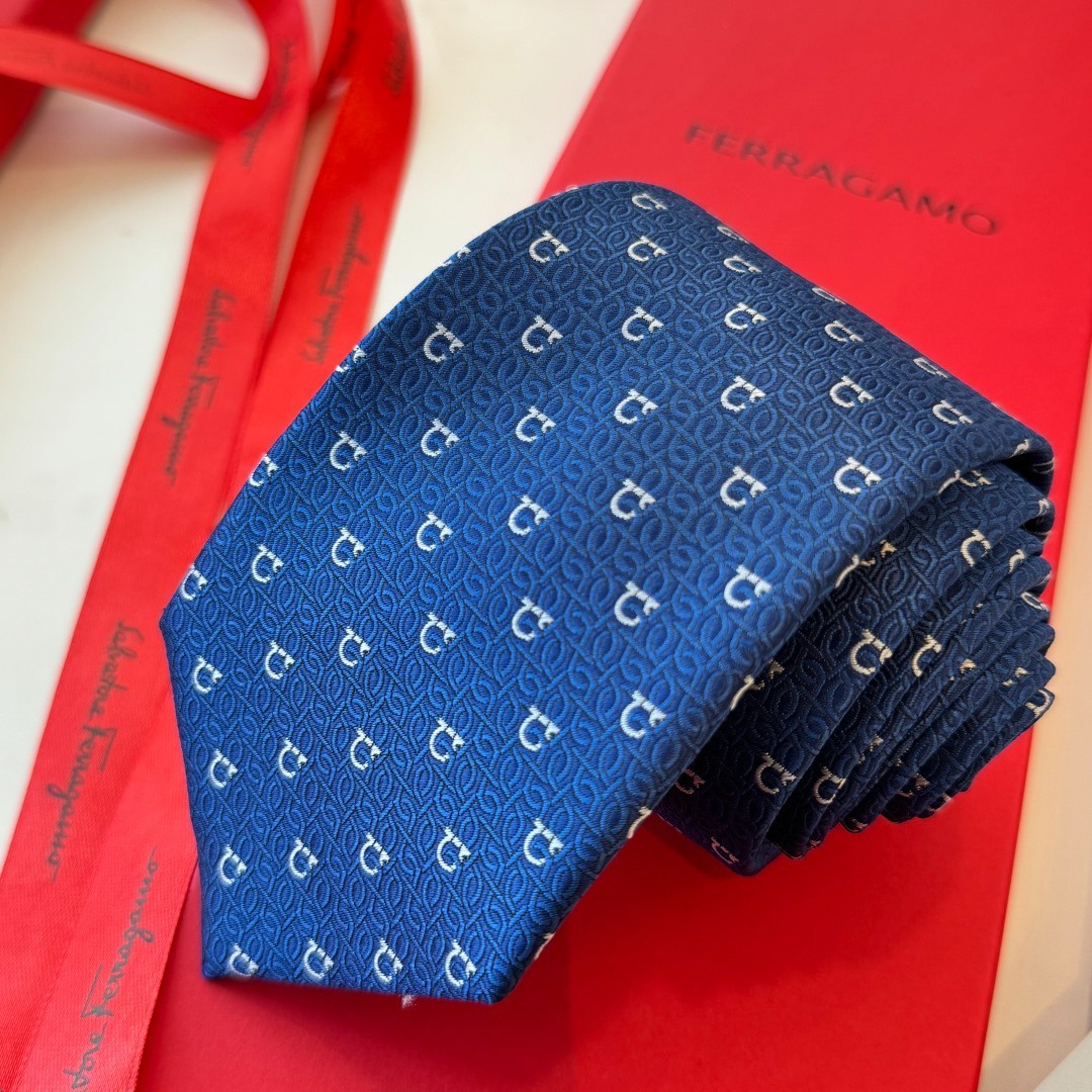 NWT Ferragamo Silk Tie Luxury Business Formal Necktie