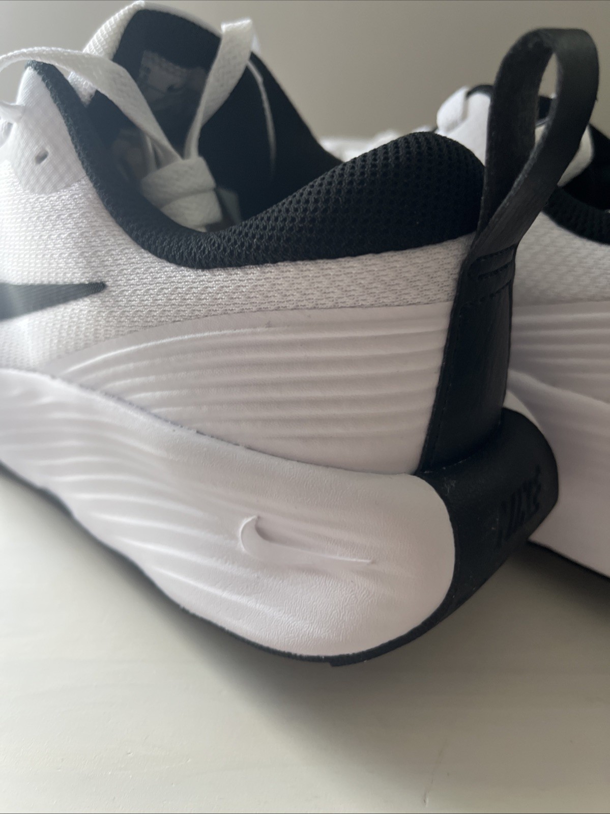 Nike Promina Mens 8.5 White Black Athletic Running Shoes Sneakers FV5285-101