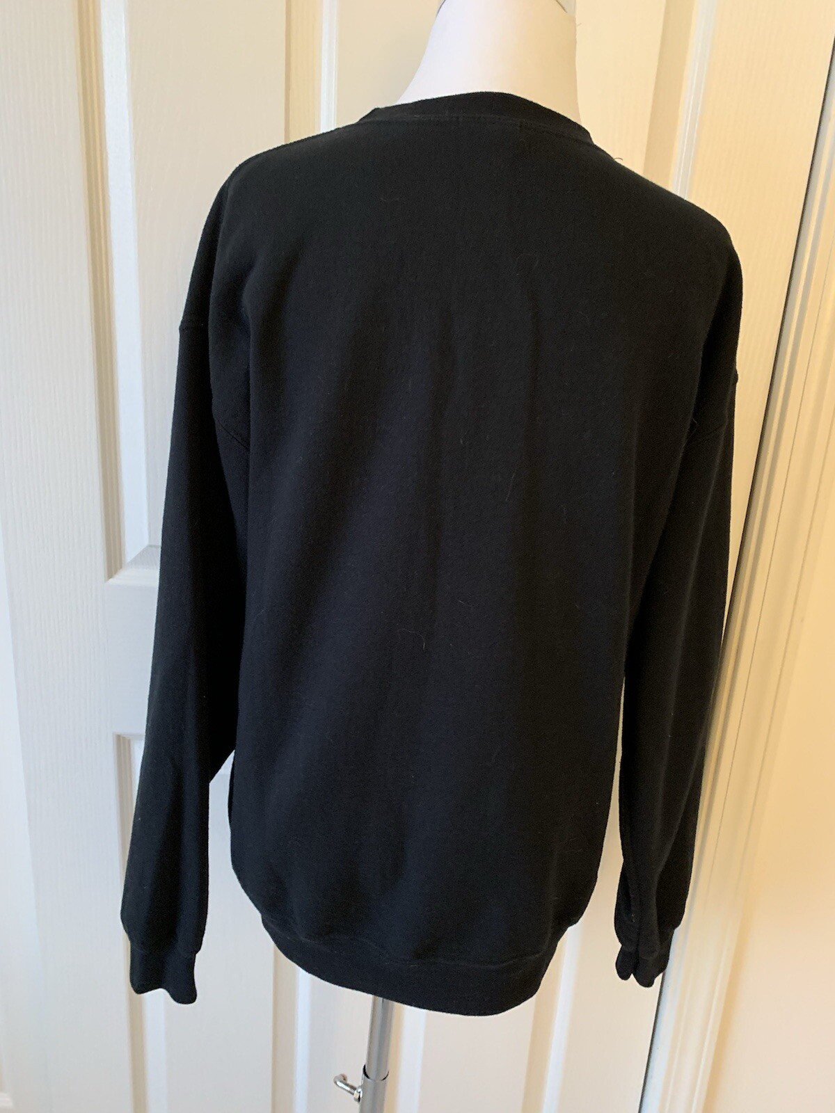 GILDAN “VOLUNTEER” BLACK COTTON POLYESTER BLEND SWEATSHIRT – SIZE M