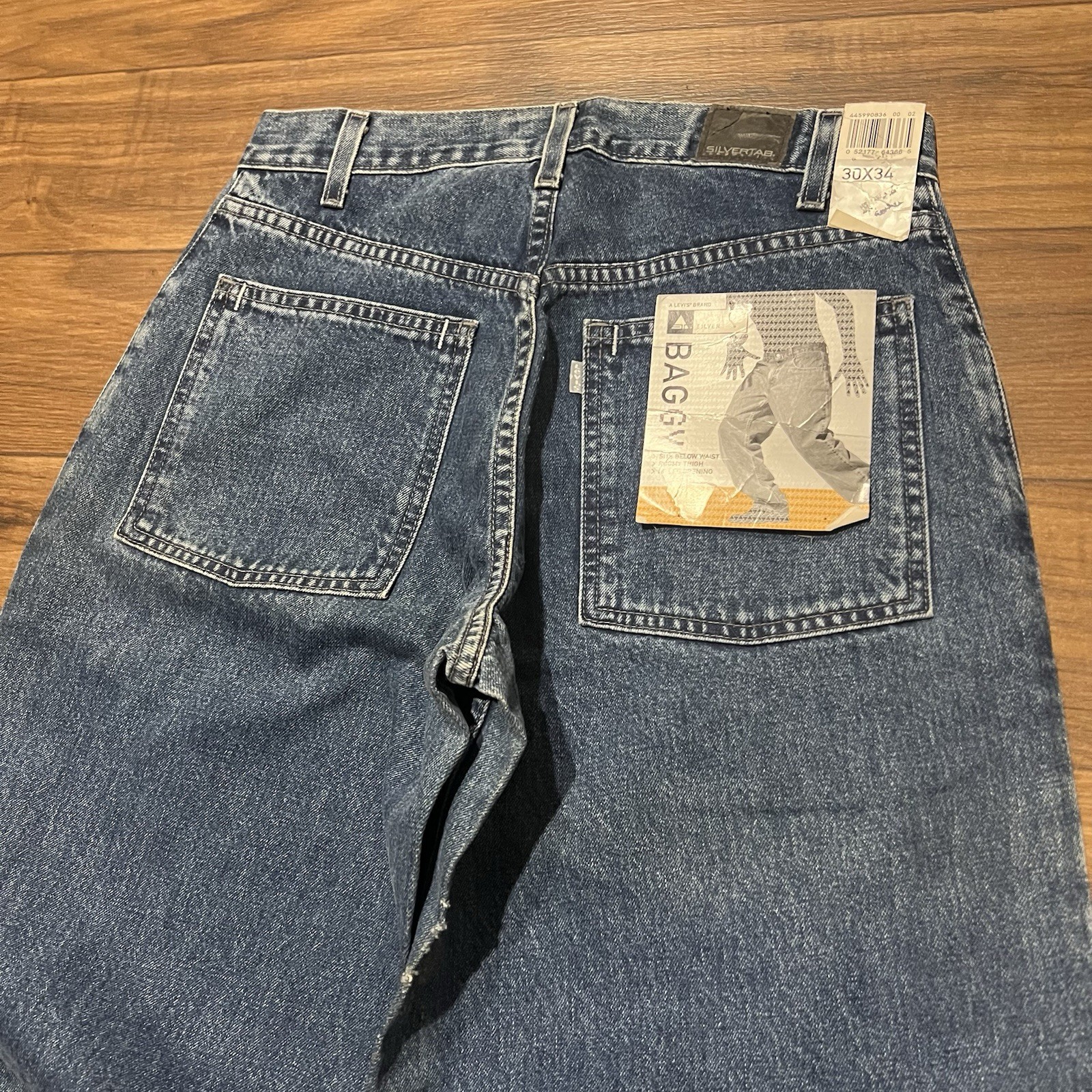 NWT Post-9/11 Levi’s Silvertab Baggy Loose Fit Jeans Men’s 30×34 Medium Blue