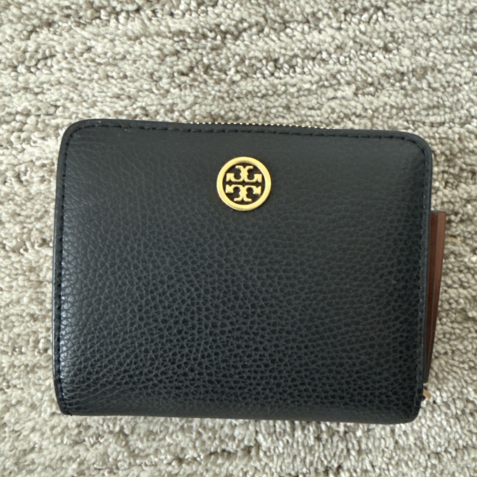 Tory Burch Robinson Bi-fold Pebble Leather Wallet EUC