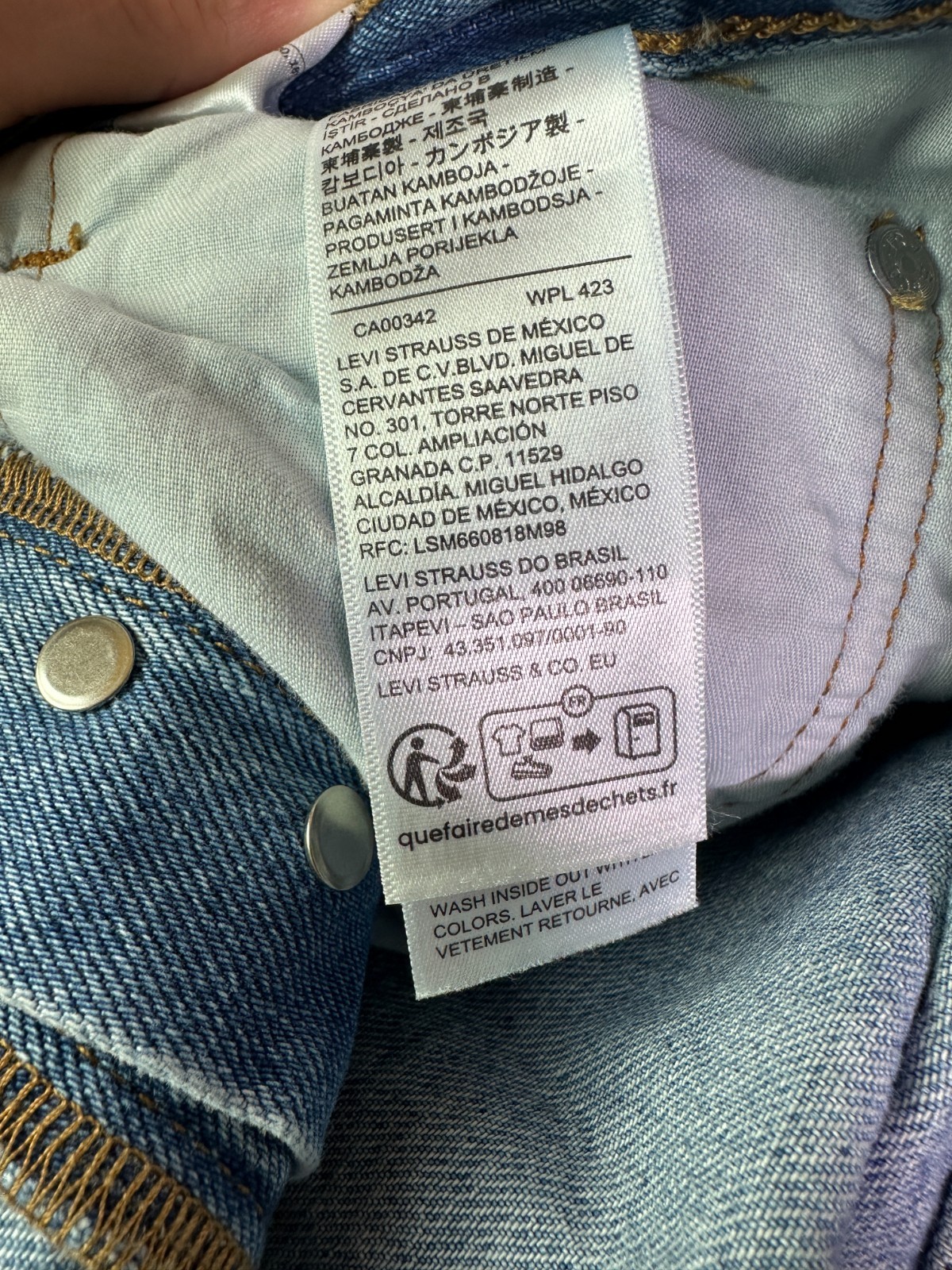 Levi’s Deconstructed Denim Skirt High Rise A Line 25″ Waist BNWT 29″ Length